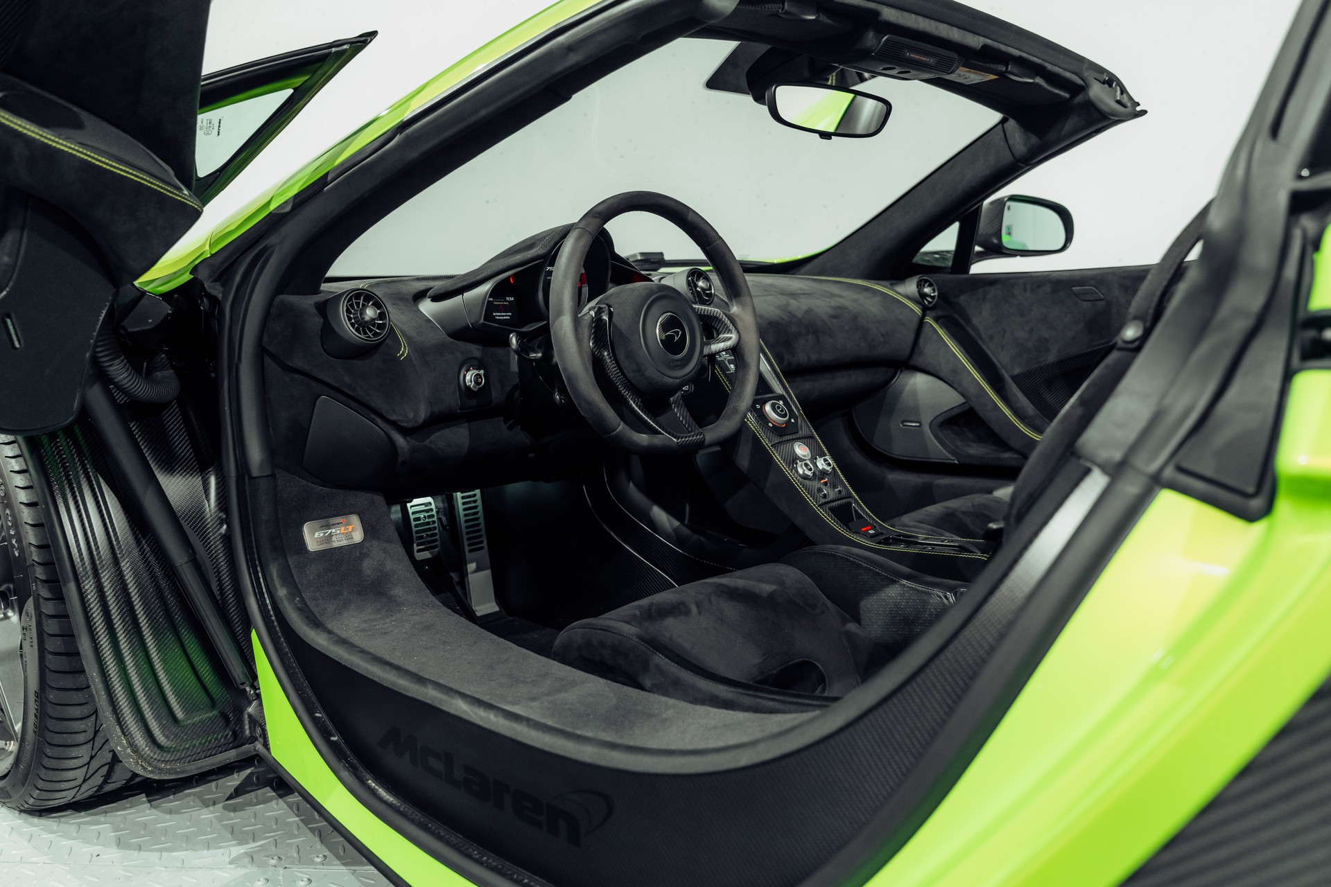 McLAREN 675LT Spider 3.8 V8 SSG-image-22