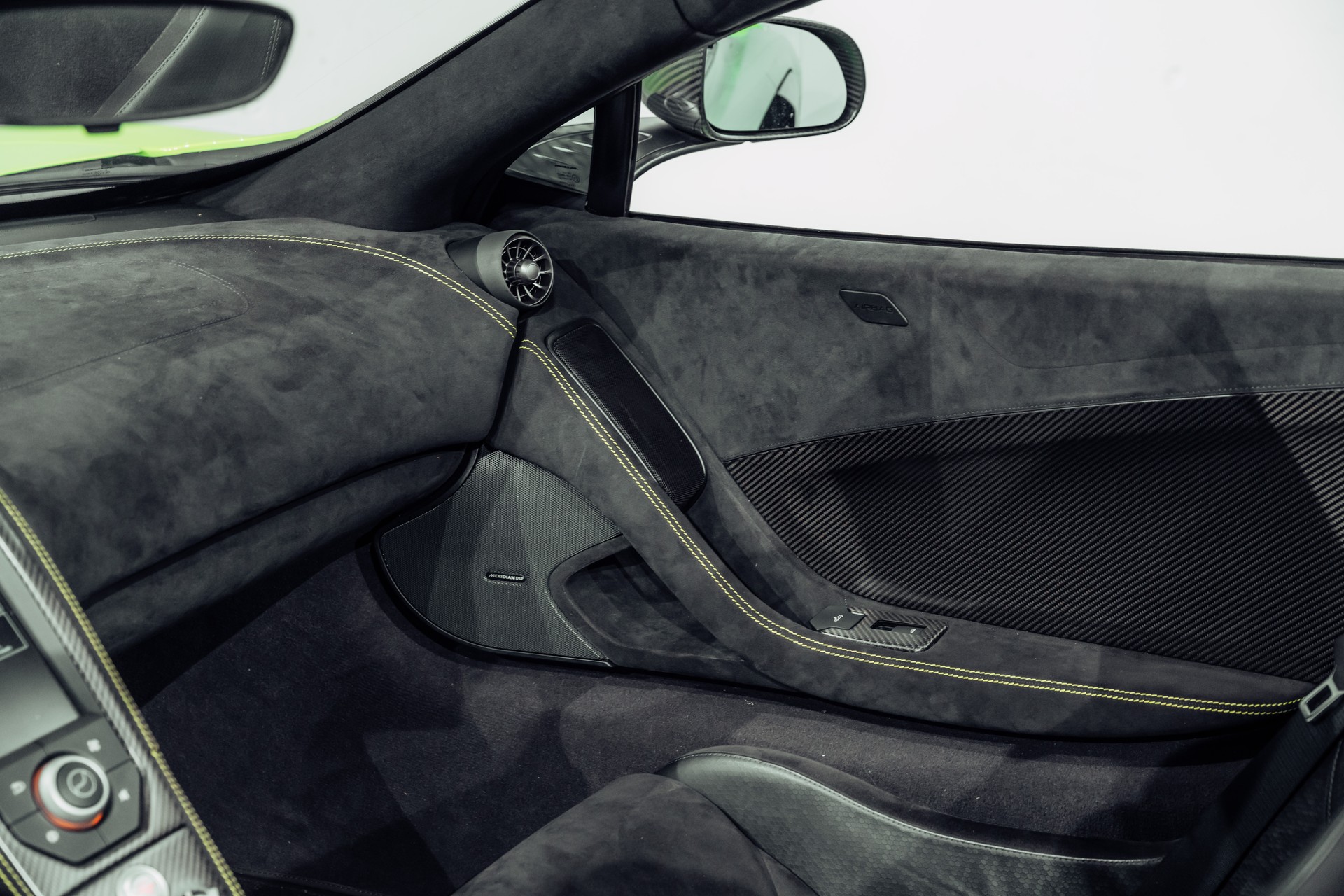 McLAREN 675LT Spider 3.8 V8 SSG-image-26