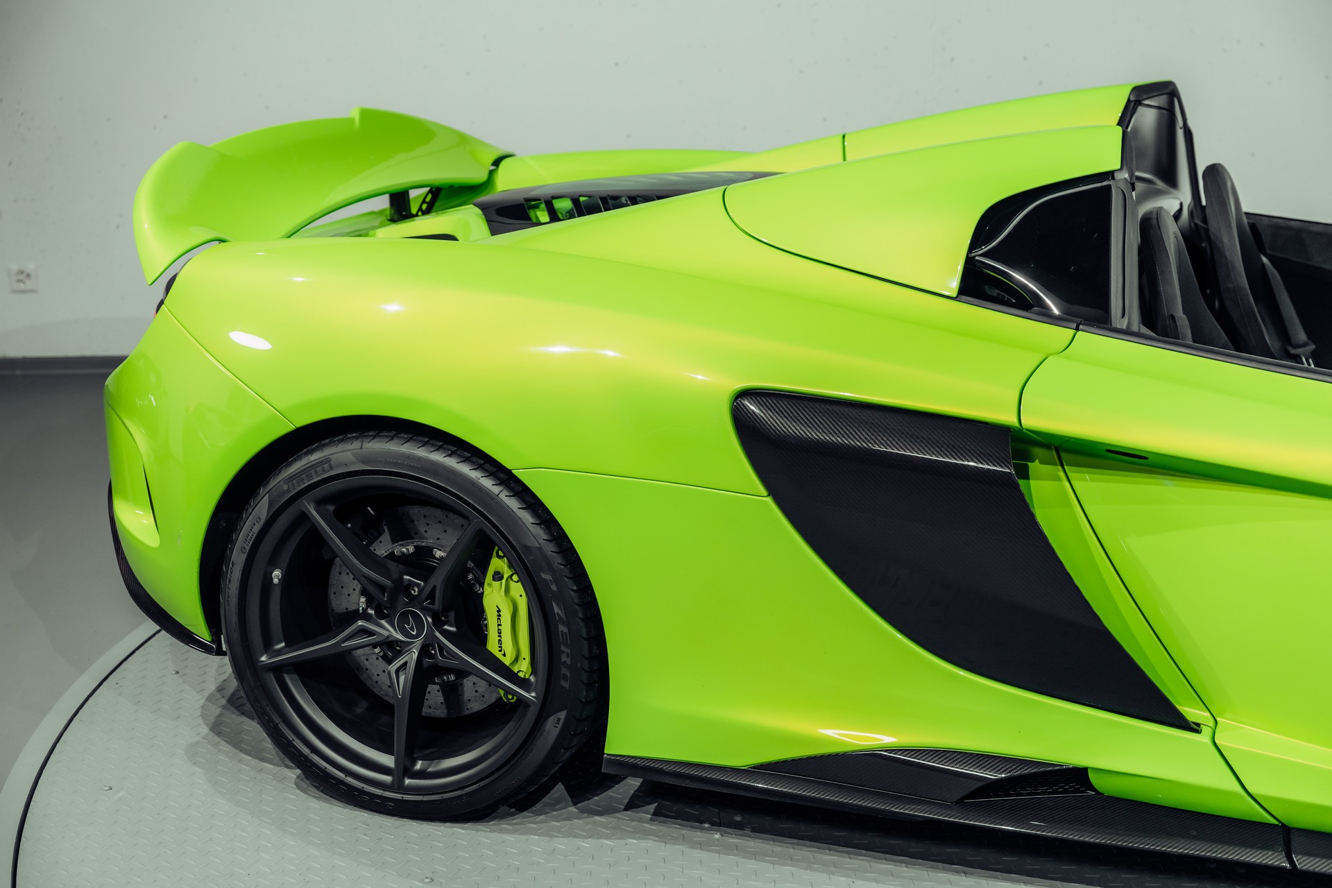 McLAREN 675LT Spider 3.8 V8 SSG-image-8