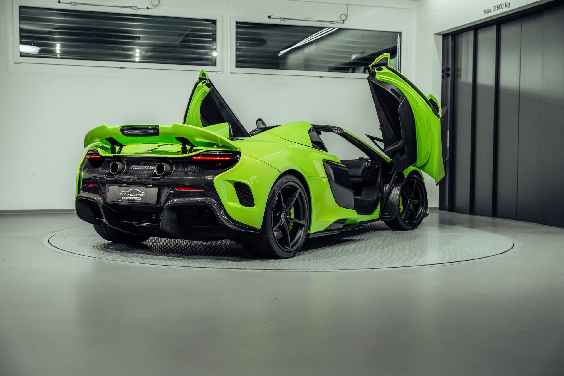 McLAREN 675LT Spider 3.8 V8 SSG-showroom-element-1