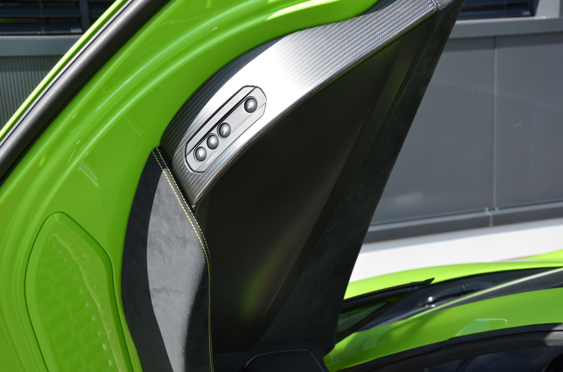 McLAREN 675LT Spider 3.8 V8 SSG-image-16