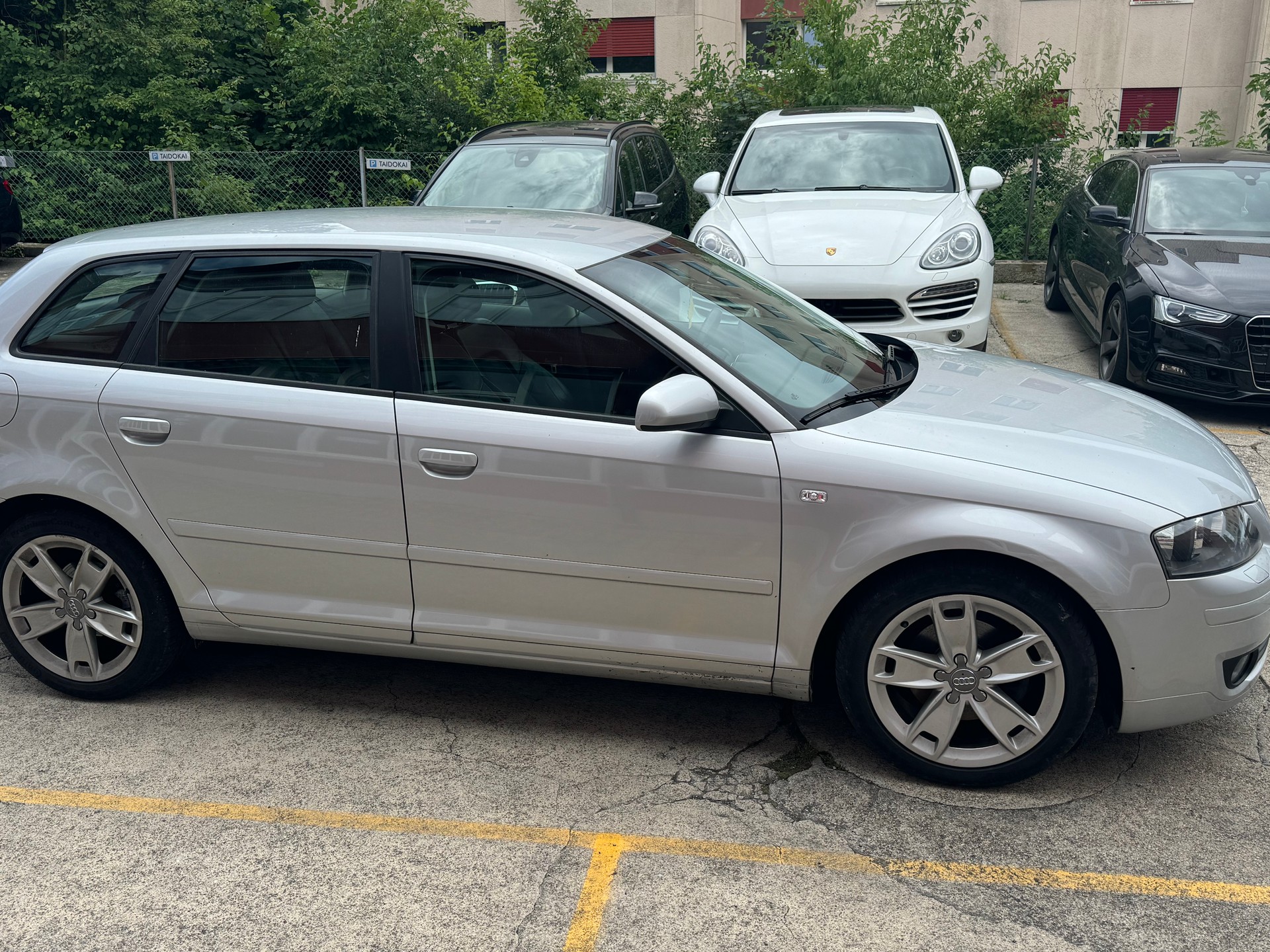 AUDI A3 Sportback 1.8 Turbo FSI Ambition-showroom-element-3