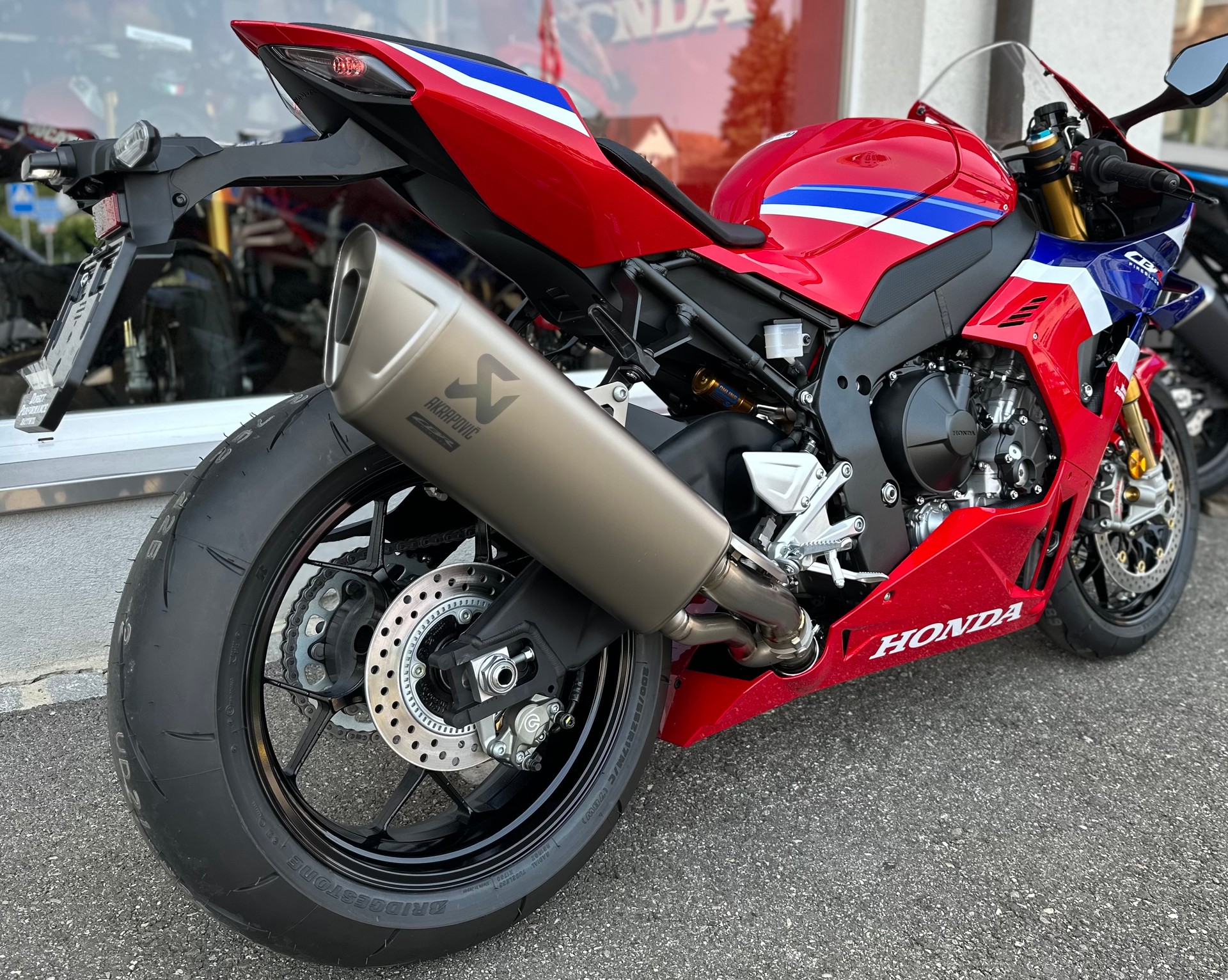 HONDA CBR 1000 RR-R Fireblade SP-image-3