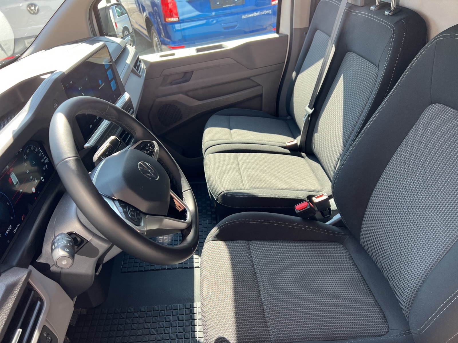 VW Transporter 2.0 TDI Automat-image-6