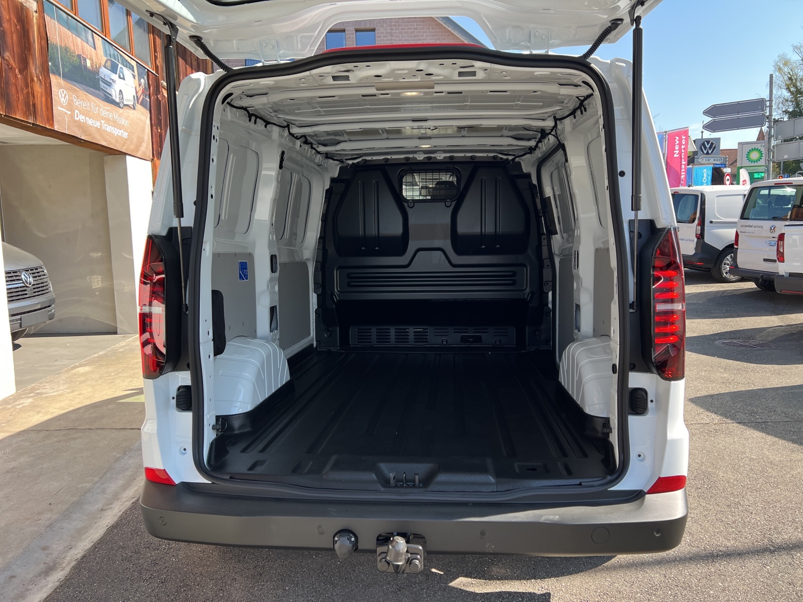 VW Transporter 2.0 TDI Automat-image-9
