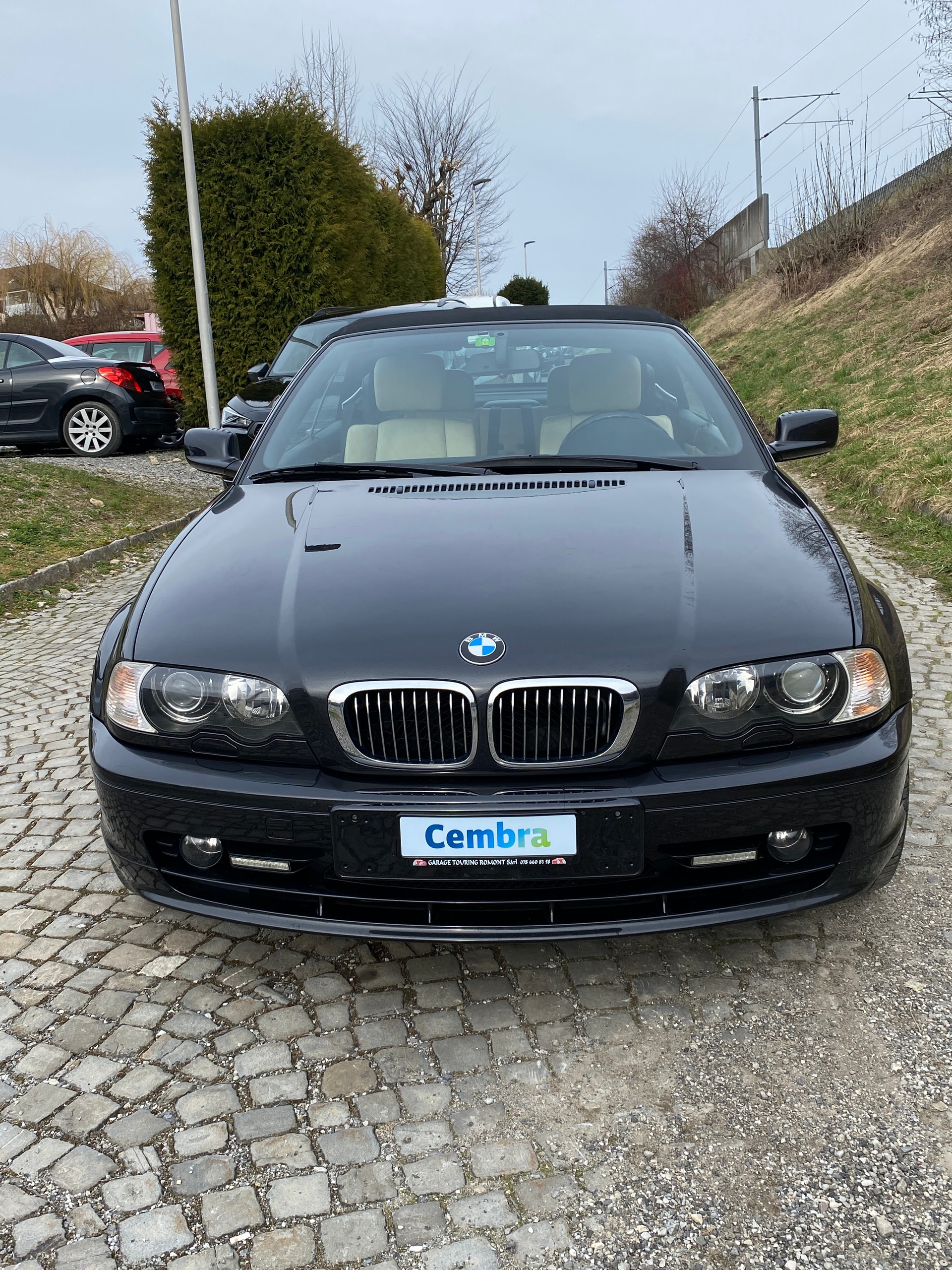 BMW 325Ci Cabriolet-showroom-element-2