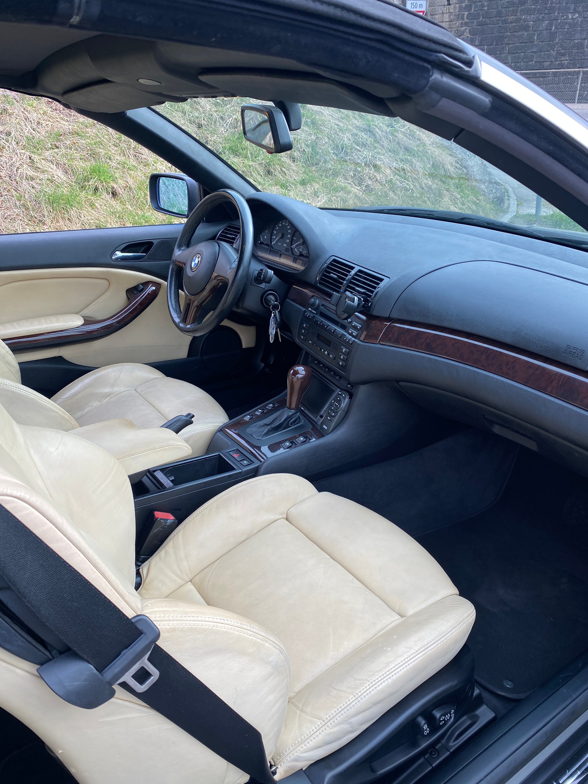 BMW 325Ci Cabriolet-image-6