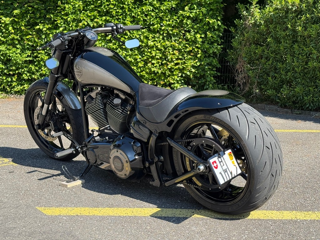HARLEY-DAVIDSON FXSE Breakout Pro Street CVO ABS-image-1
