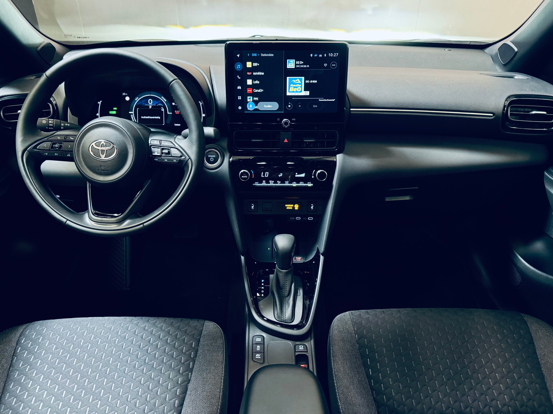 TOYOTA Yaris Cross 1.5 Trend e-CVT 130PS-image-12