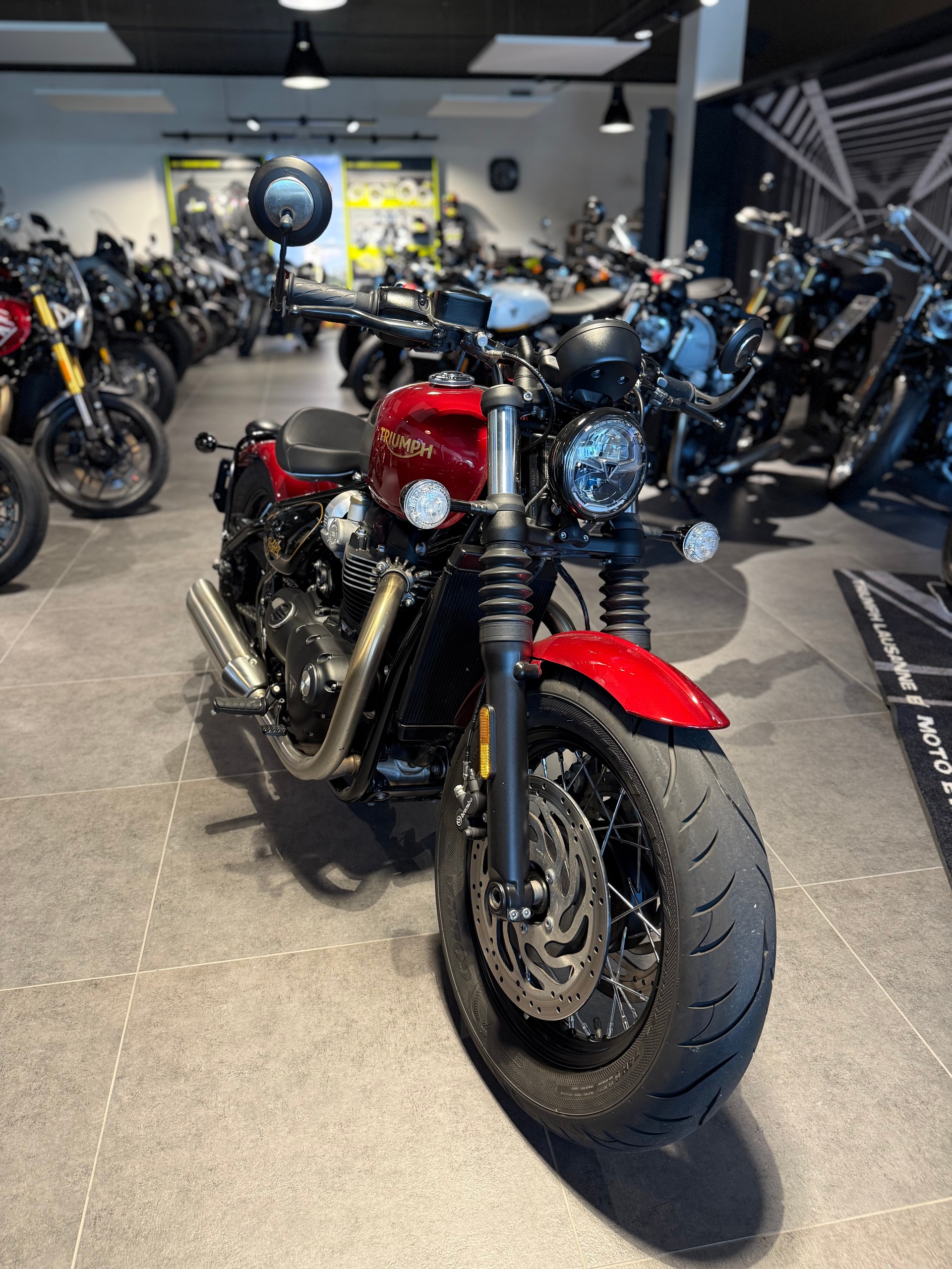 TRIUMPH Bonneville 1200 Bobber-image-1