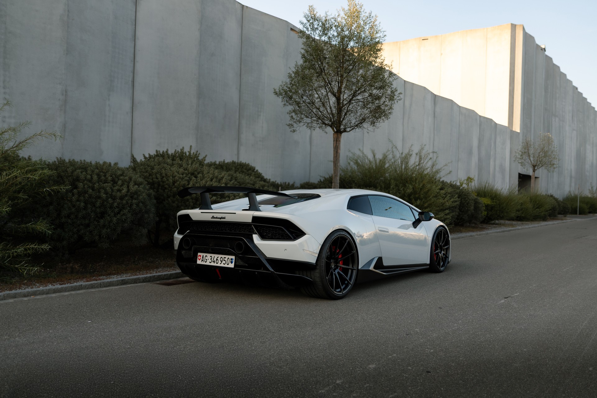 LAMBORGHINI Huracan LP640-4 Coupé Performante DCT-image-2