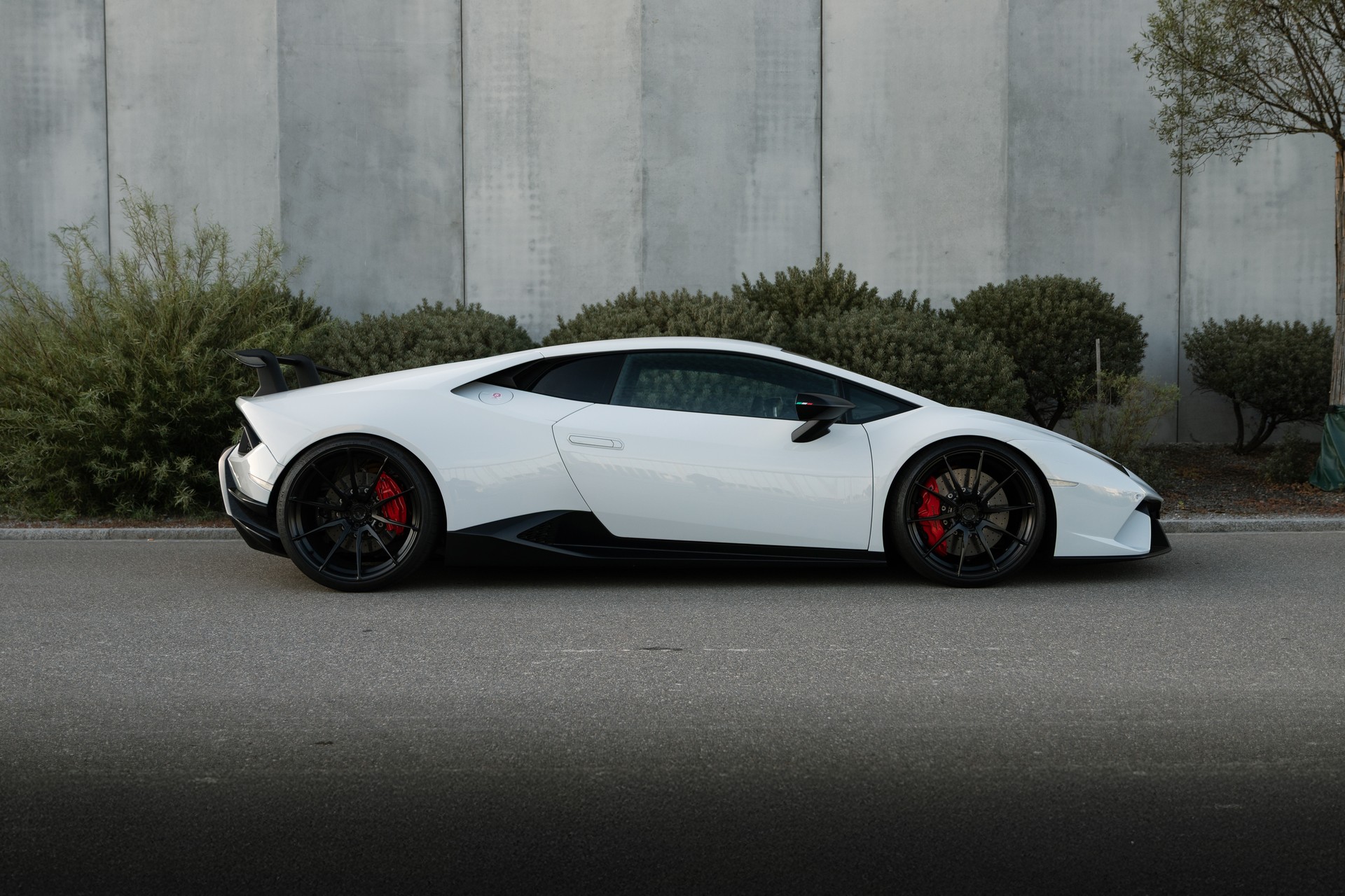 LAMBORGHINI Huracan LP640-4 Coupé Performante DCT-image-1