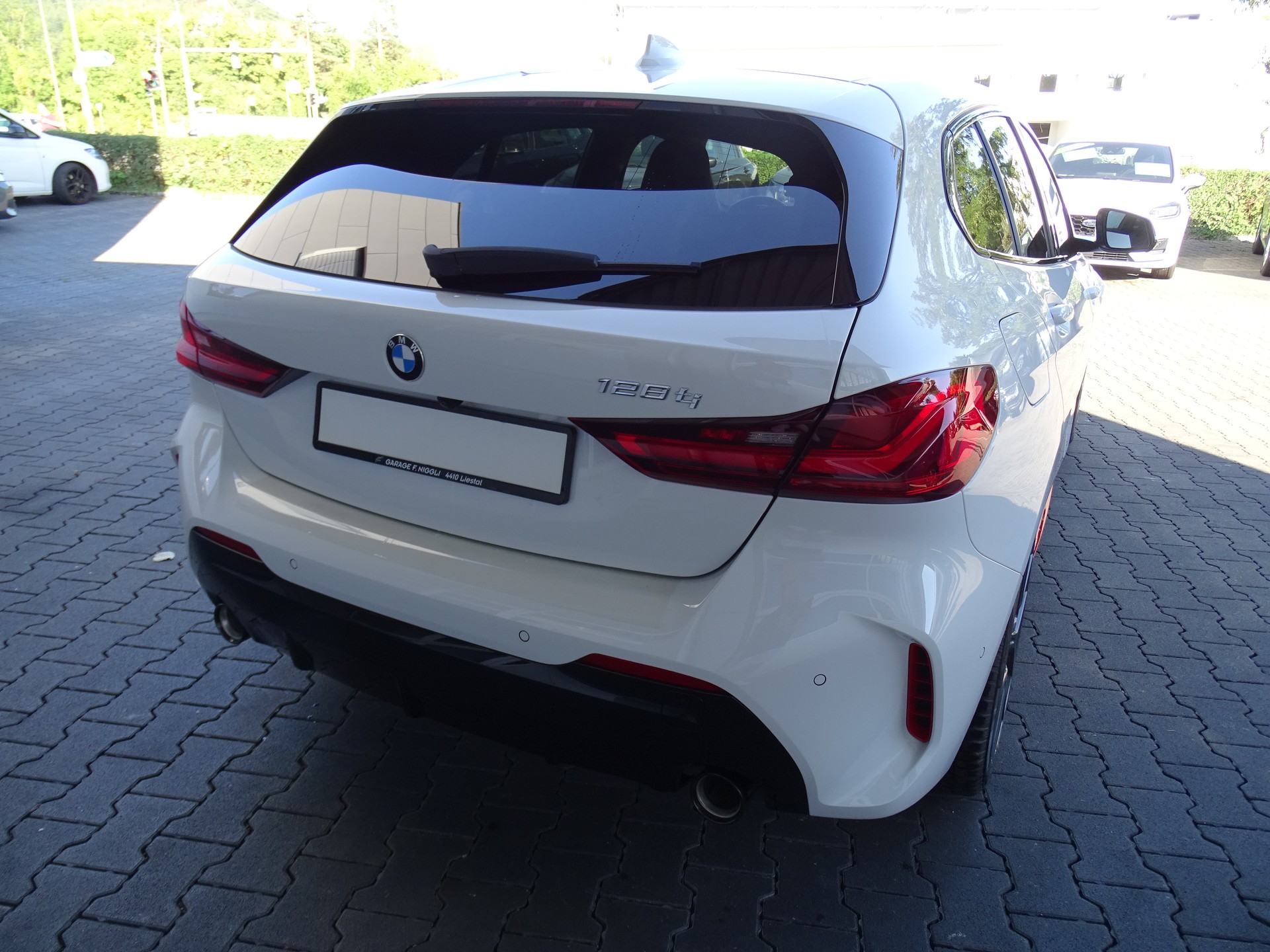 BMW 128ti M Sport Pro Steptronic-image-8