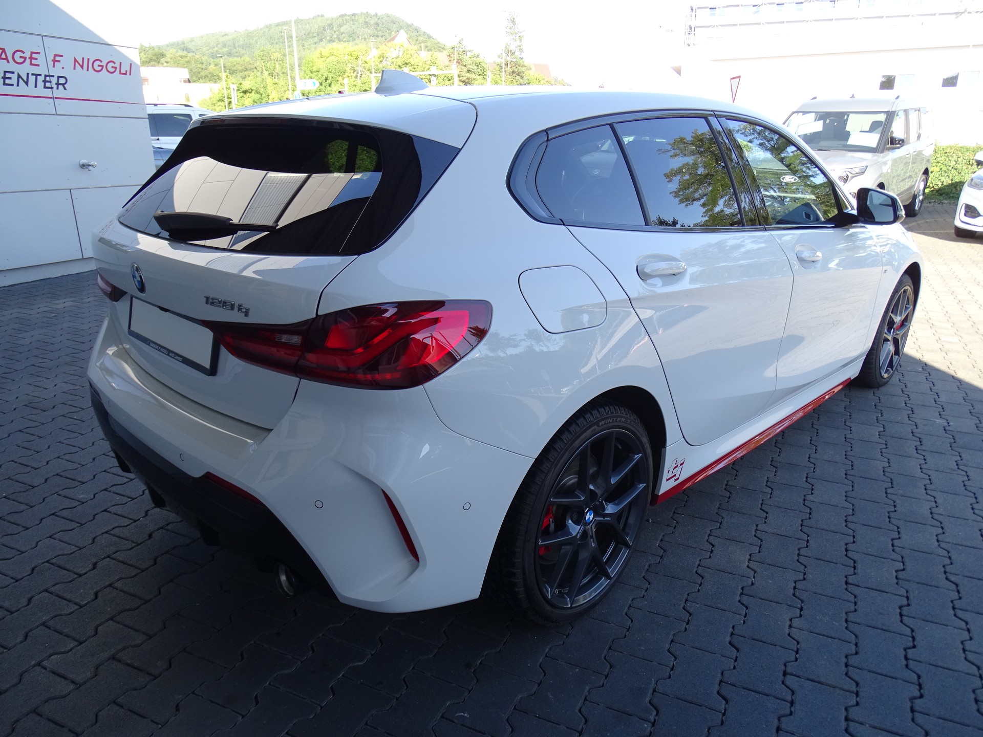 BMW 128ti M Sport Pro Steptronic-image-7
