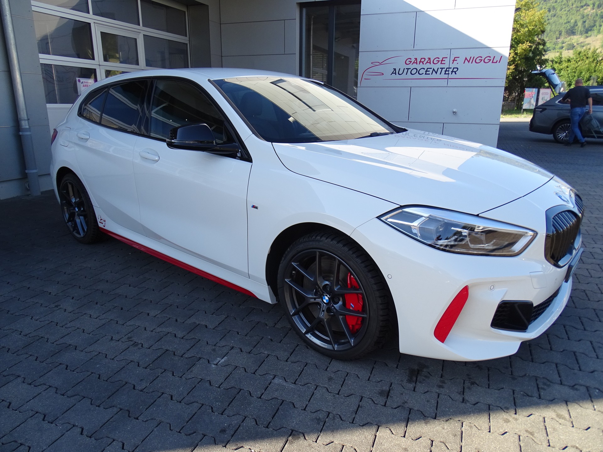 BMW 128ti M Sport Pro Steptronic-showroom-element-1
