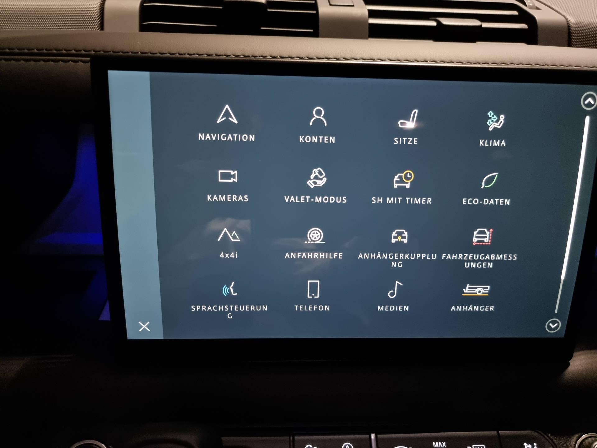 LAND ROVER Defender 110 3.0 D I6 250 X-Dynamic SE-image-11