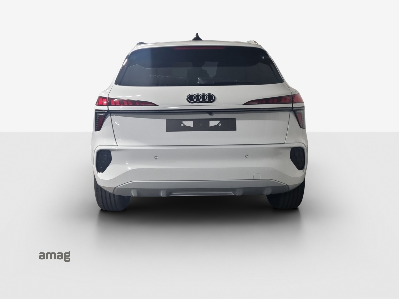 AUDI Q3 SUV 110 kW TFSI S tronic-showroom-element-3
