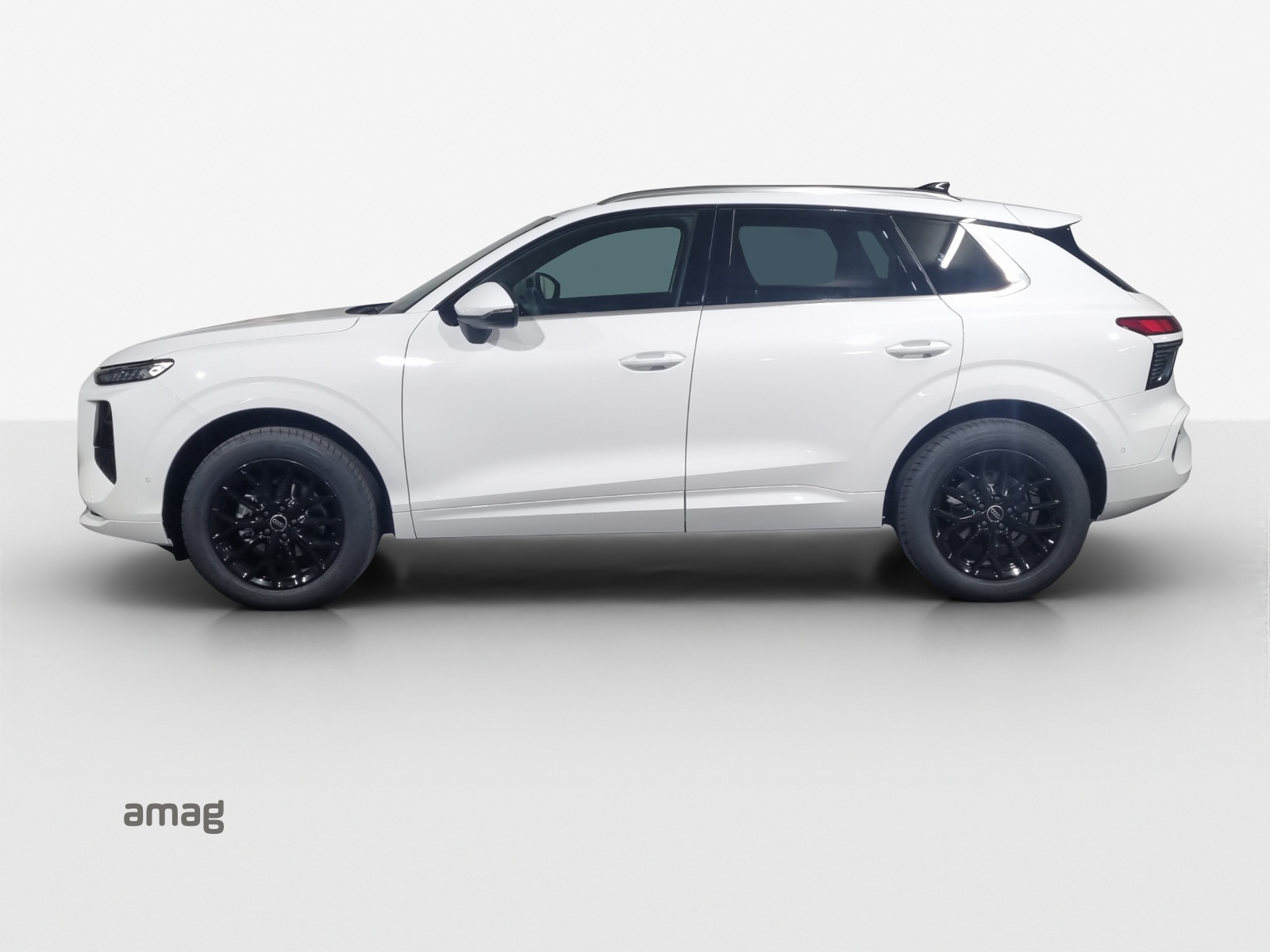 AUDI Q3 SUV 110 kW TFSI S tronic-showroom-element-1