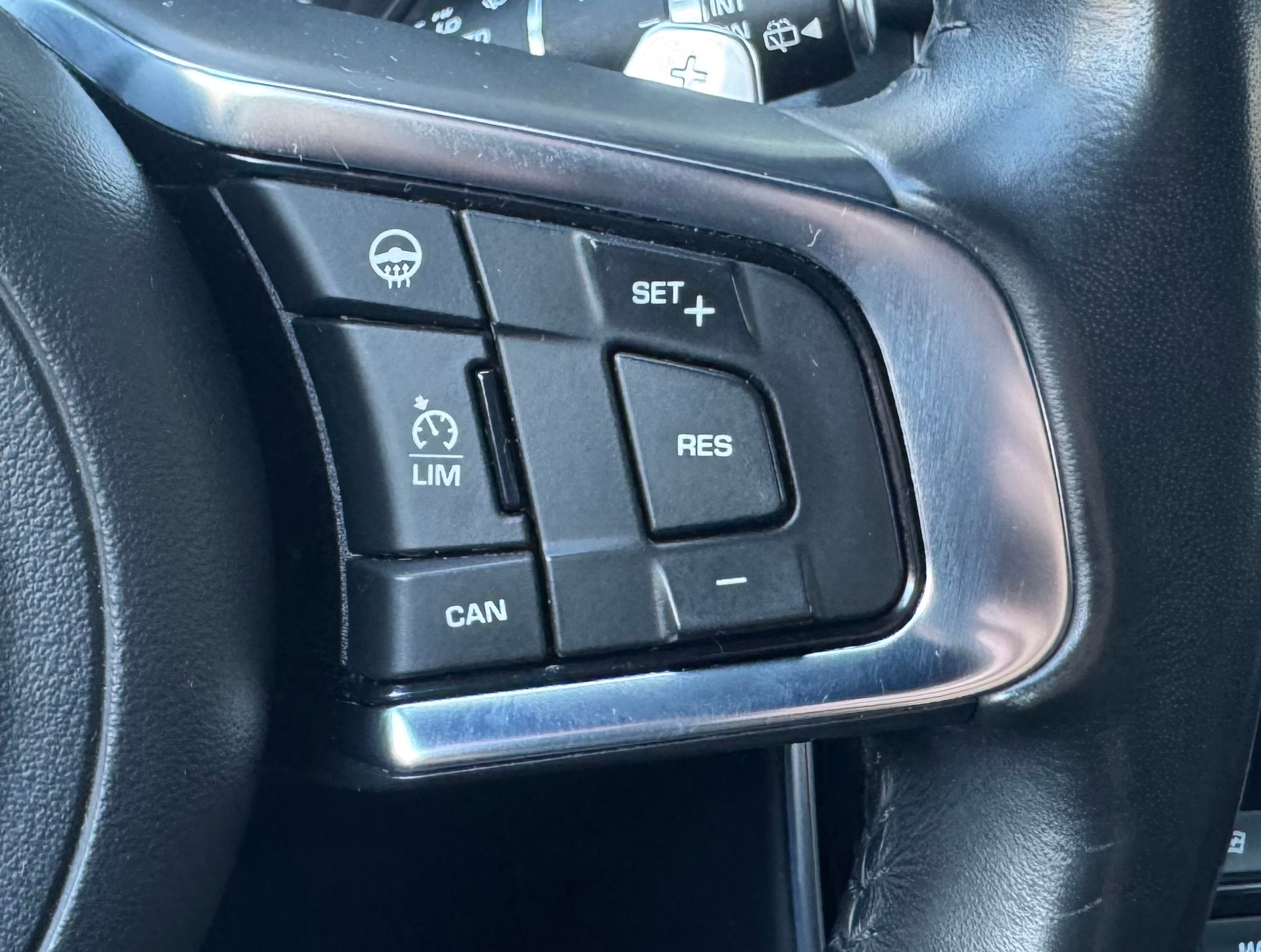 JAGUAR XF Sportbrake 30d S Automatic-image-13