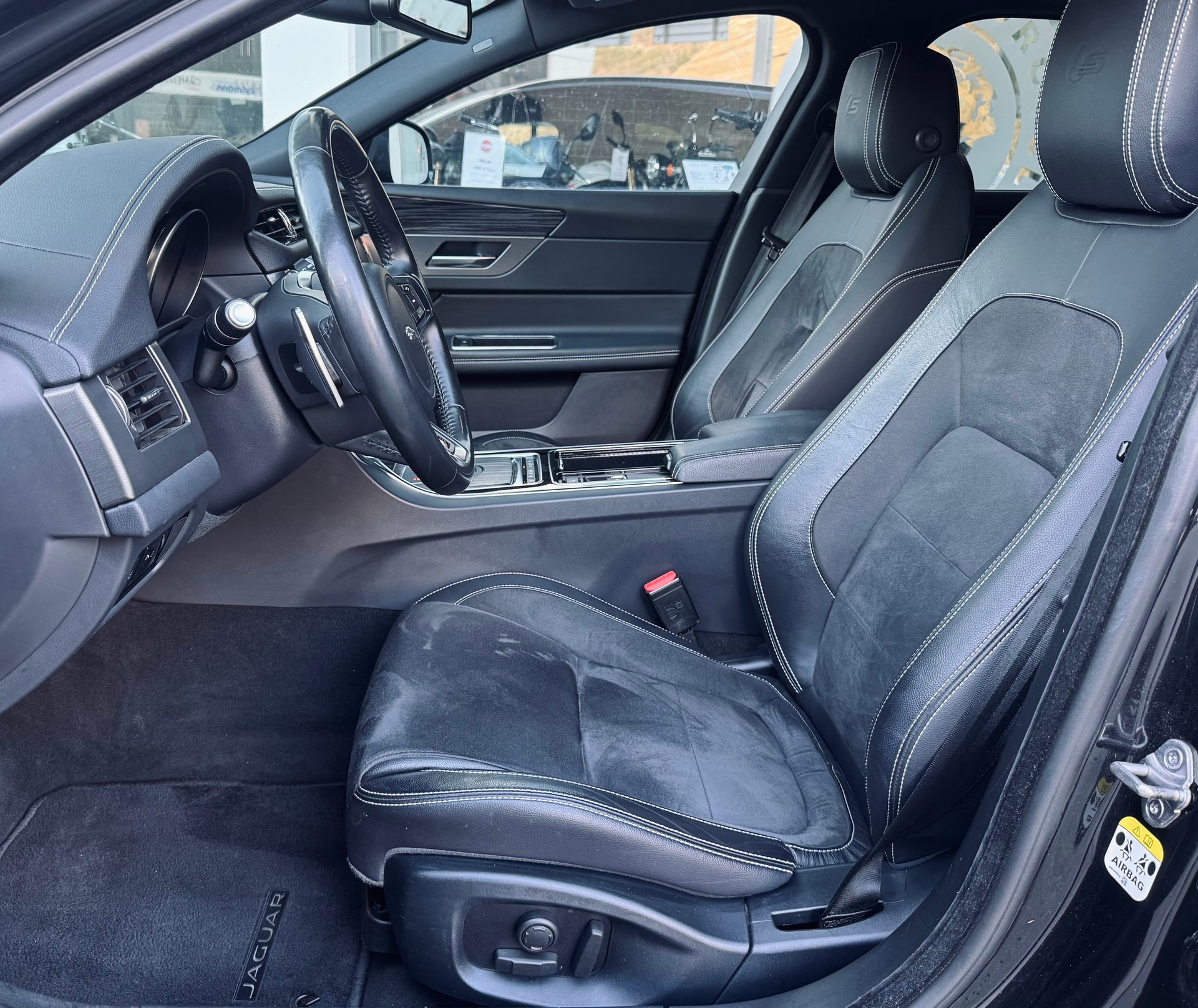 JAGUAR XF Sportbrake 30d S Automatic-image-7