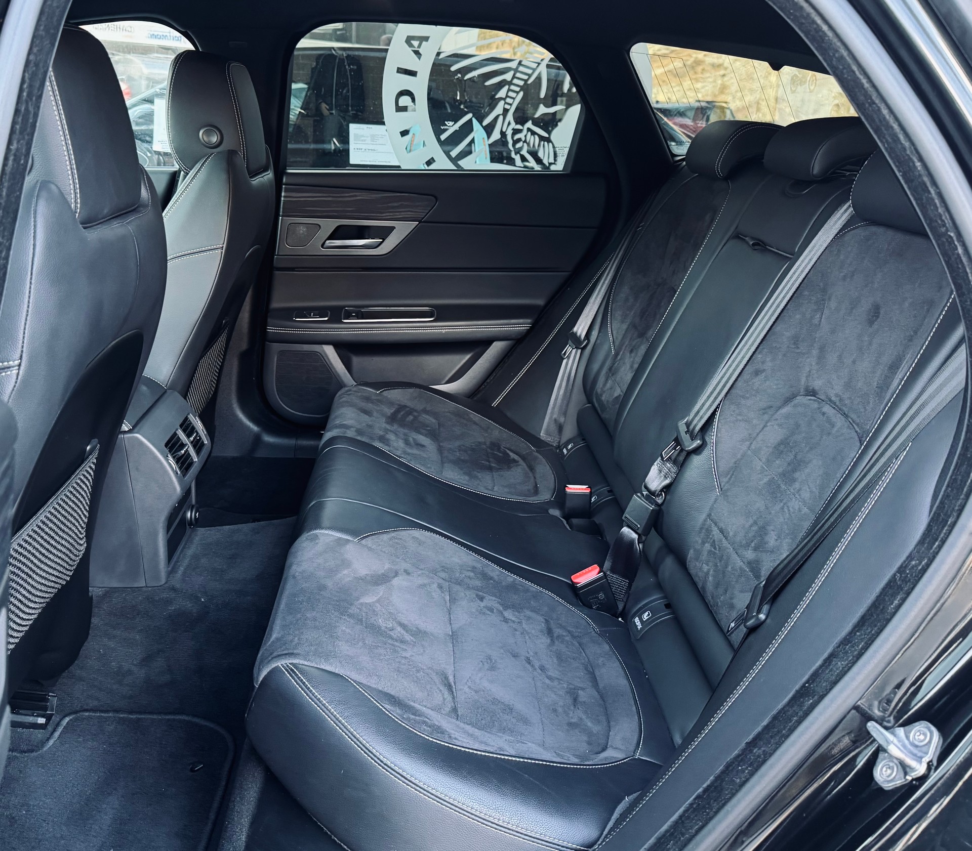 JAGUAR XF Sportbrake 30d S Automatic-image-8