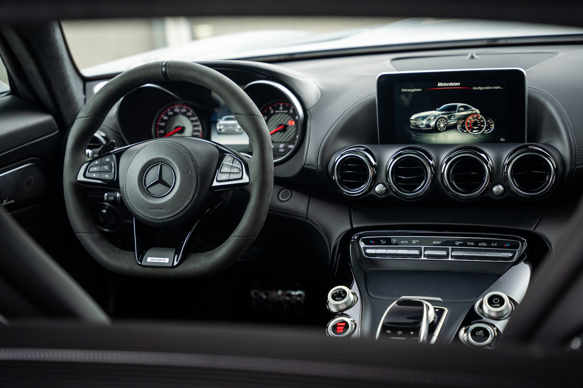 MERCEDES-BENZ AMG GT S Speedshift DCT-image-11