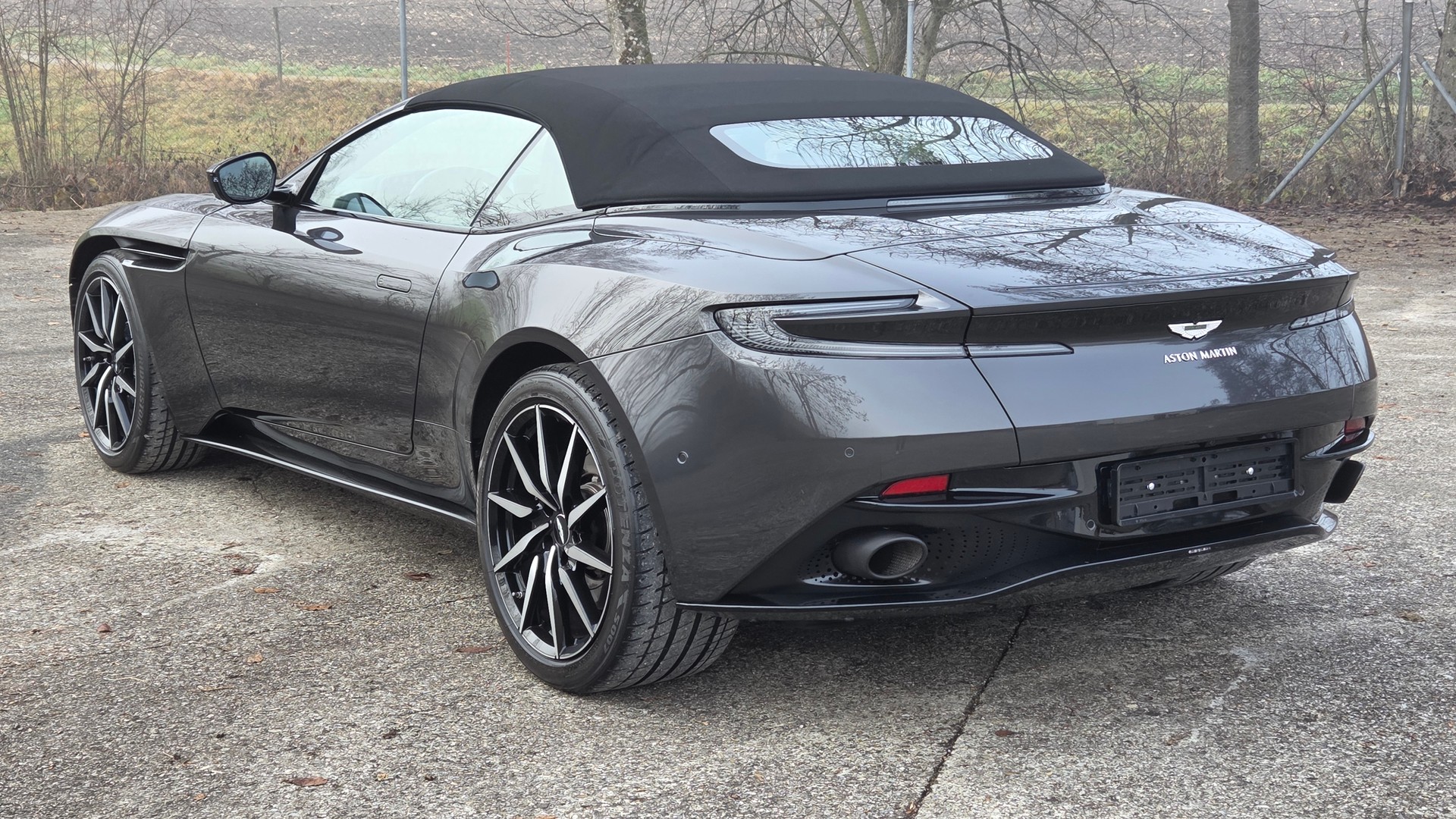 ASTON MARTIN DB11 V8 Volante Touchtronic 3-image-1