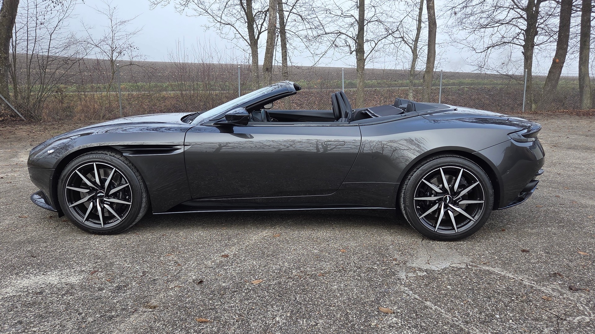 ASTON MARTIN DB11 V8 Volante Touchtronic 3-image-3