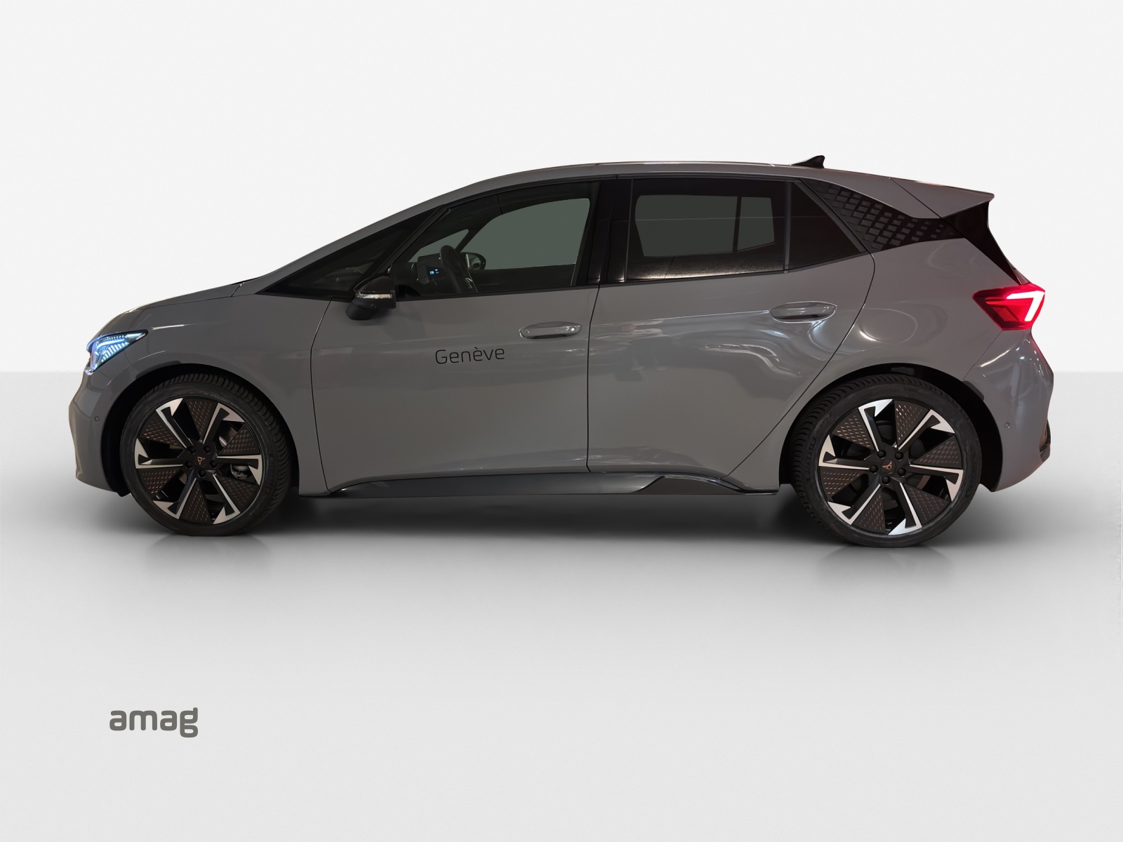 CUPRA Born 79 kWh VZ-showroom-element-1