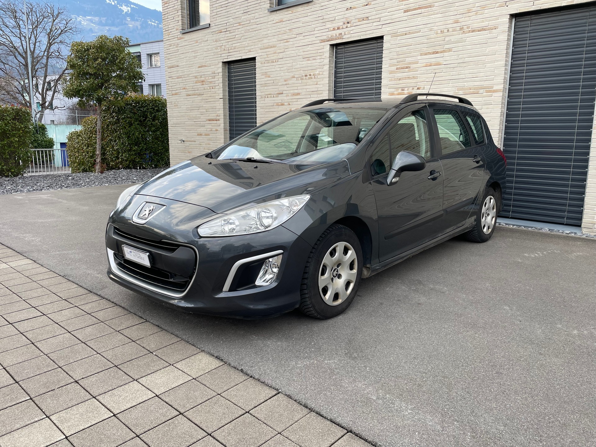 PEUGEOT 308 SW 1.6 HDI Business-image-1