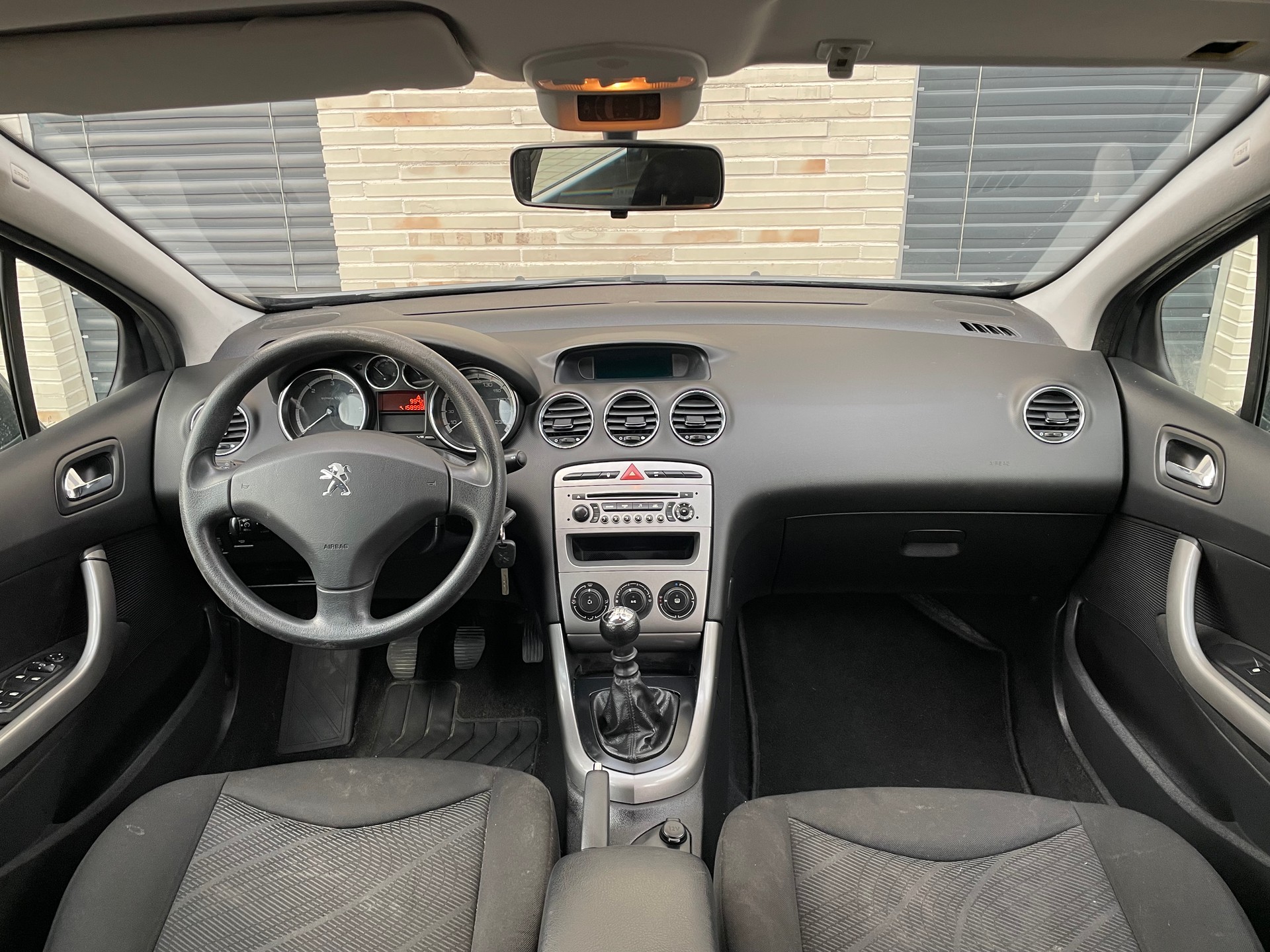 PEUGEOT 308 SW 1.6 HDI Business-image-14
