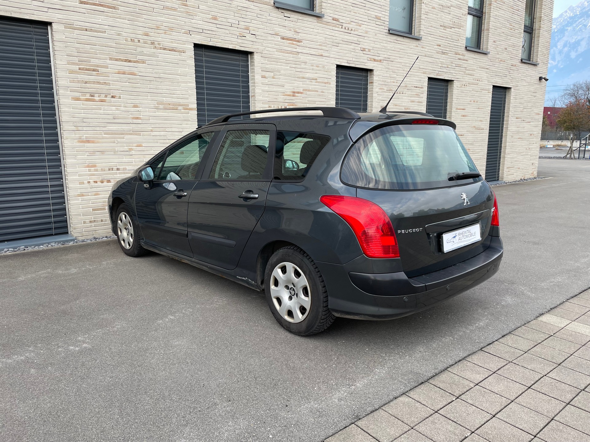 PEUGEOT 308 SW 1.6 HDI Business-image-12