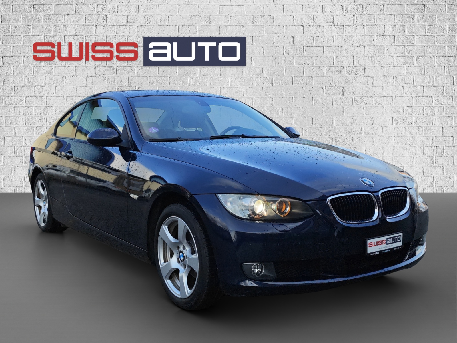 BMW 320i Coupé-showroom-element-2