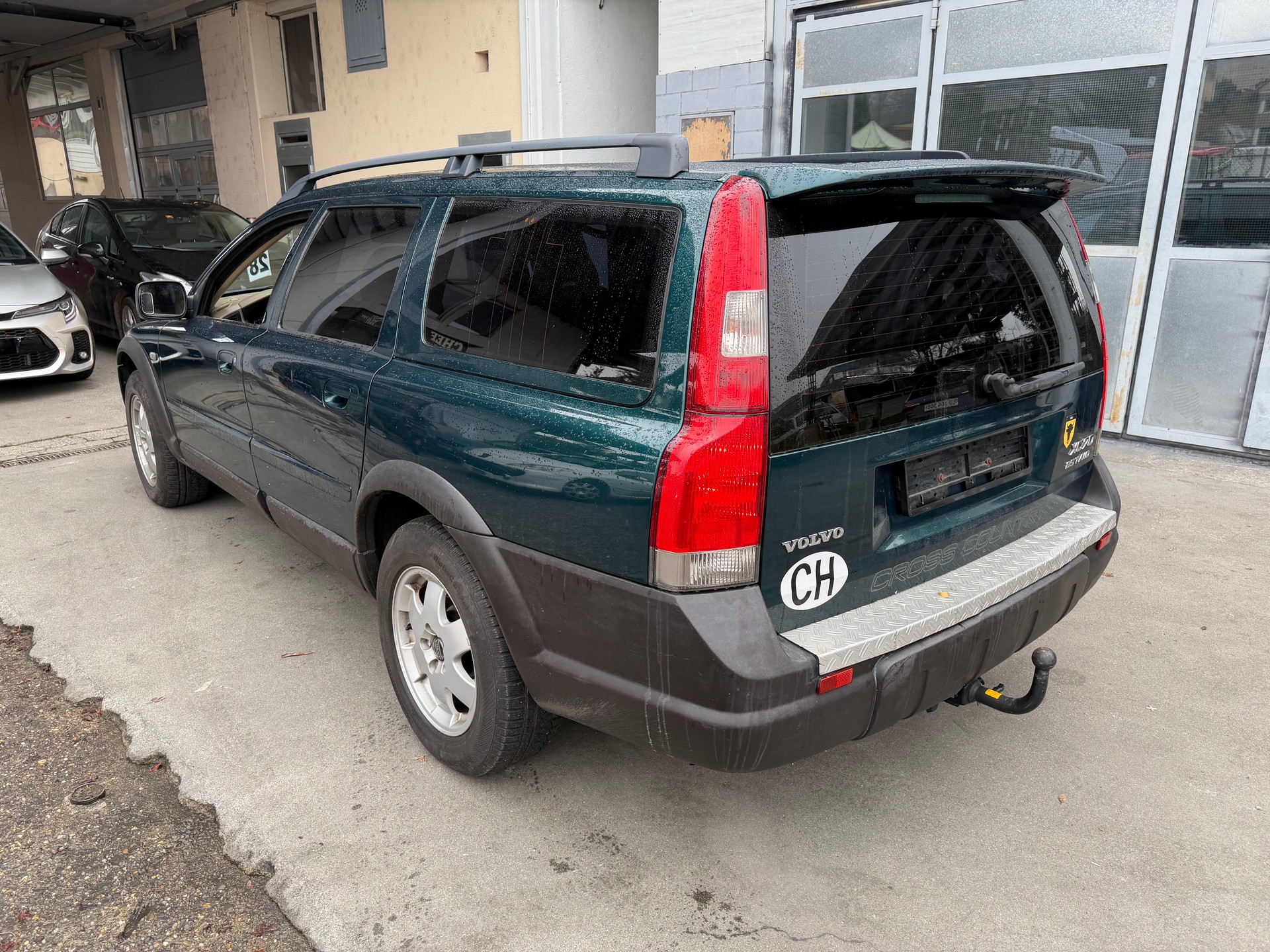 VOLVO XC70 2.5T AWD-image-5