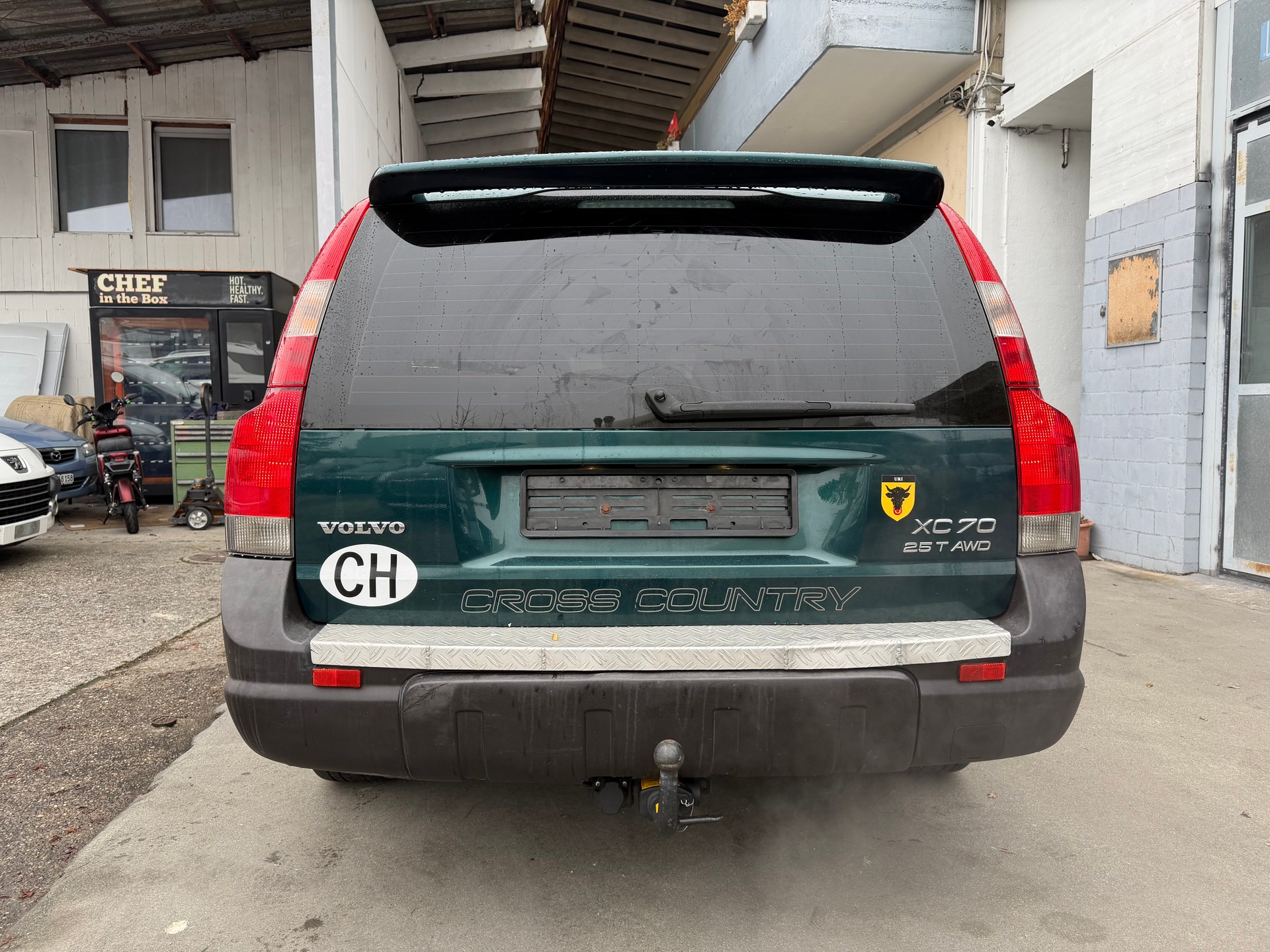 VOLVO XC70 2.5T AWD-image-3