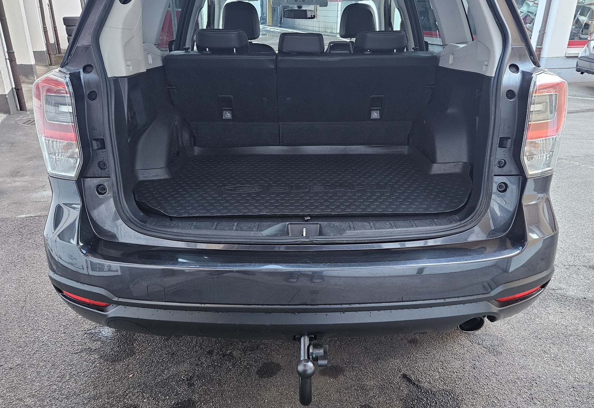 SUBARU Forester 2.0i Executive Lineartronic-image-6
