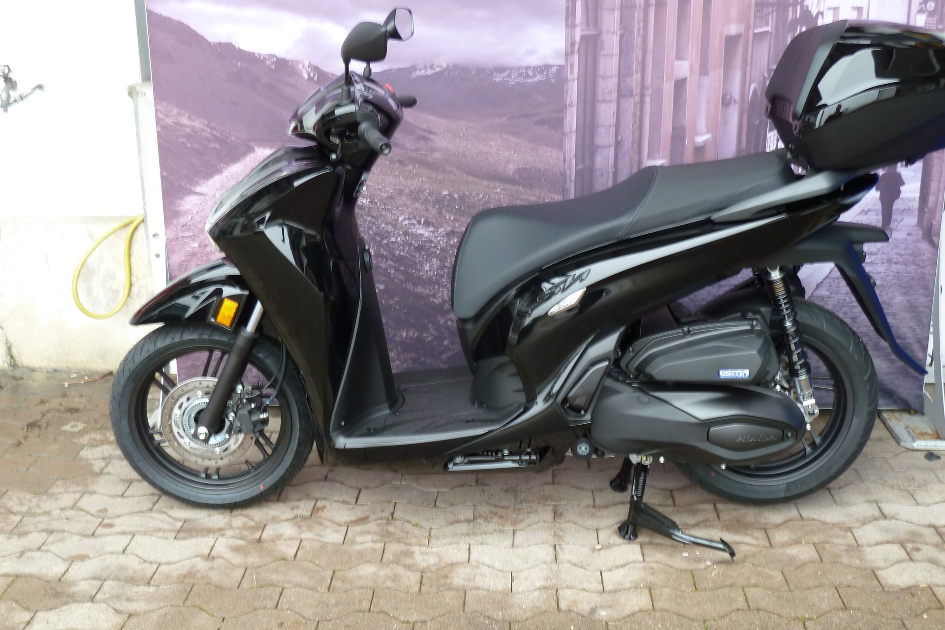 HONDA SH 350 Topbox-image-1