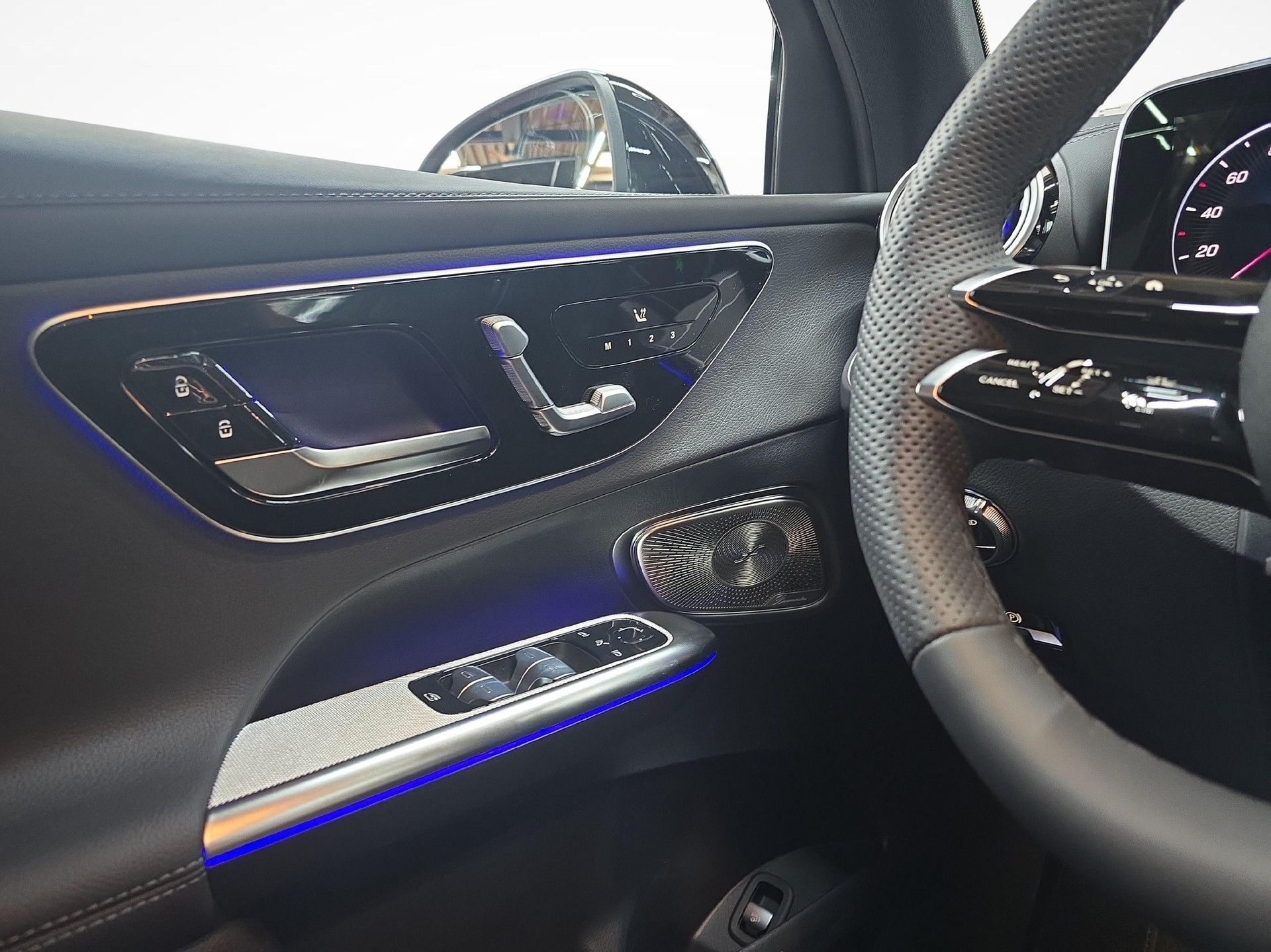 MERCEDES-BENZ GLC 220 d 4MATIC AMG Line-image-4