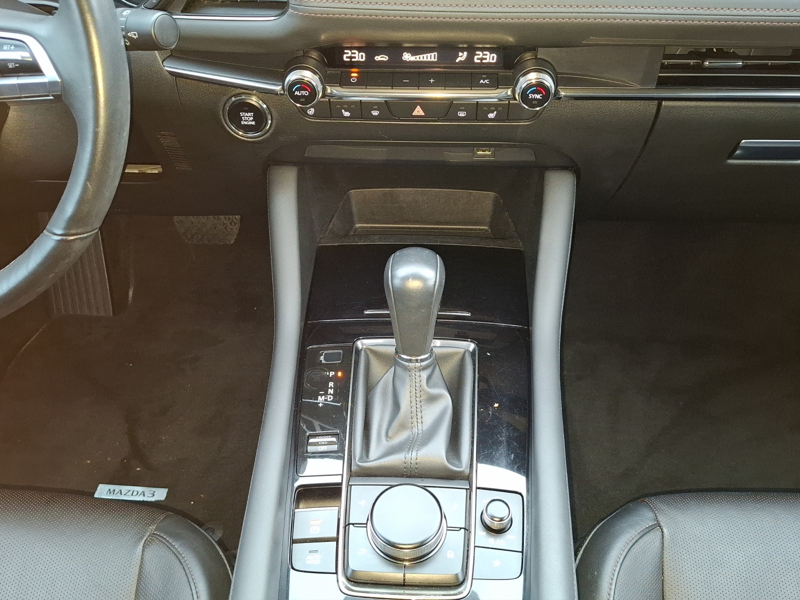 MAZDA 3 Hatchback SKYACTIV-G M Hybrid 122 Revolution Automat // CH Fahrzeug // 8-fach Aluminiumbereift // Bremsen hinten komplett NEU-image-12