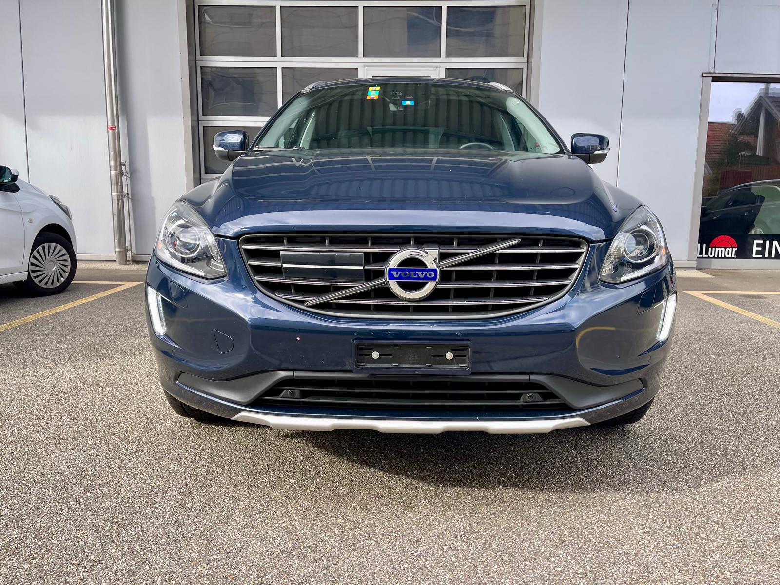 VOLVO XC60 D5 AWD Summum Geartronic-showroom-element-1