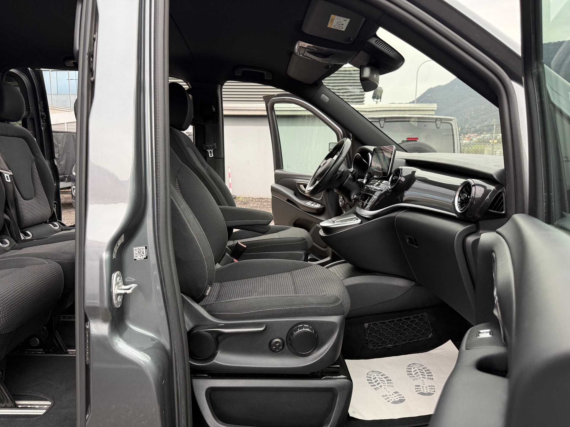 MERCEDES-BENZ V 250 d lang Trend 8 POSTI 4Matic 9G-Tronic-image-6