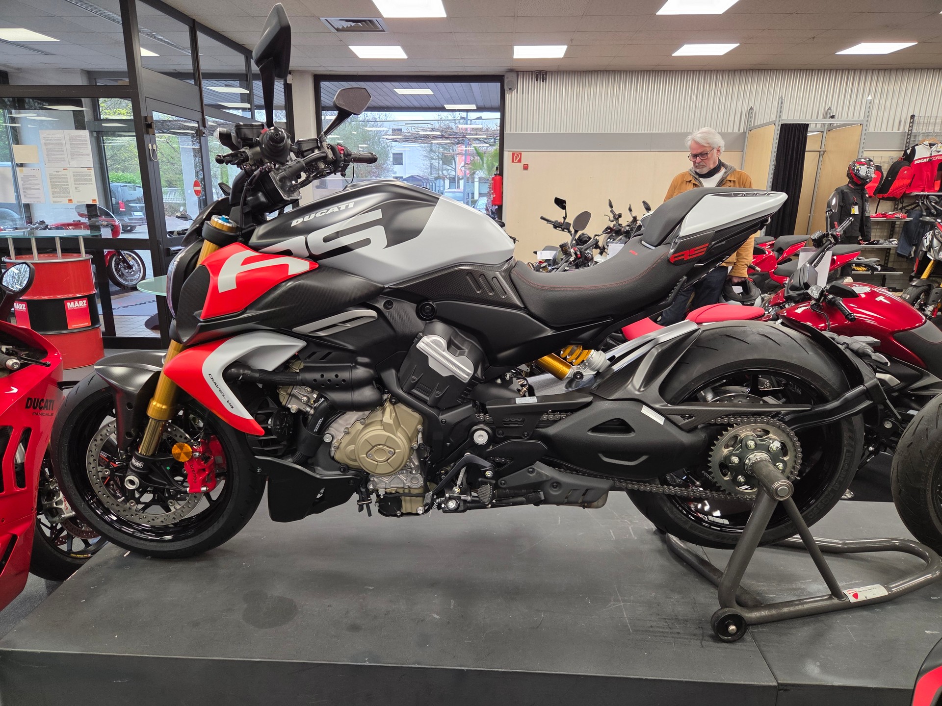 DUCATI Diavel V4 RS mit 4 Jahre Werksgarantie-image-1