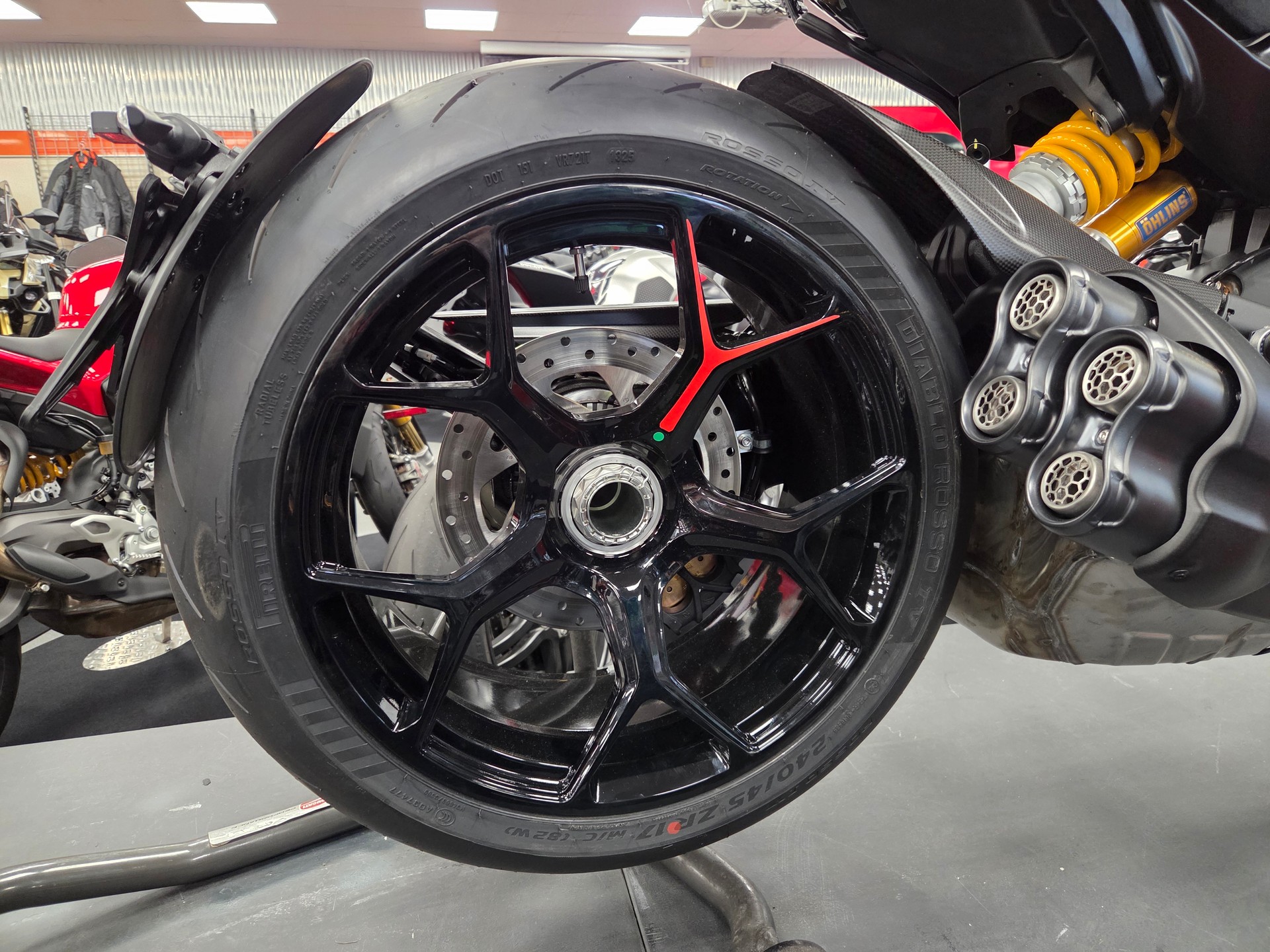 DUCATI Diavel V4 RS mit 4 Jahre Werksgarantie-image-2