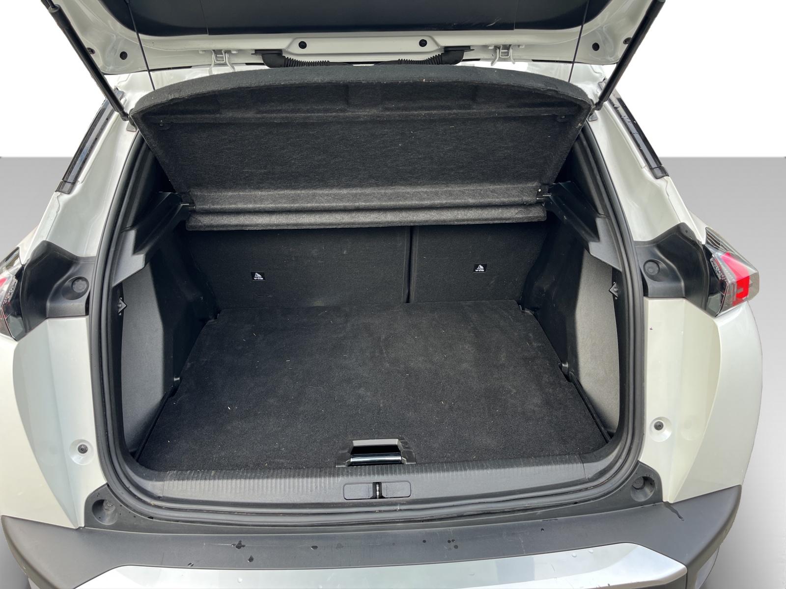 PEUGEOT 2008 1.2 PureTech 130 Allure Pack-image-13