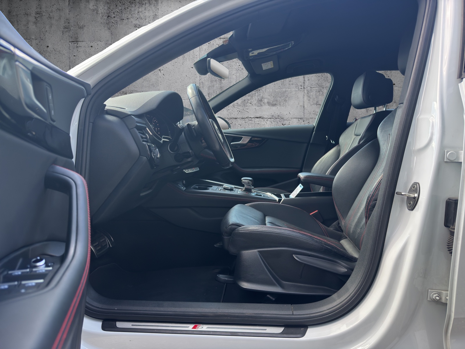 AUDI A4 Avant 2.0 TDI Sport quattro S-tronic-image-8