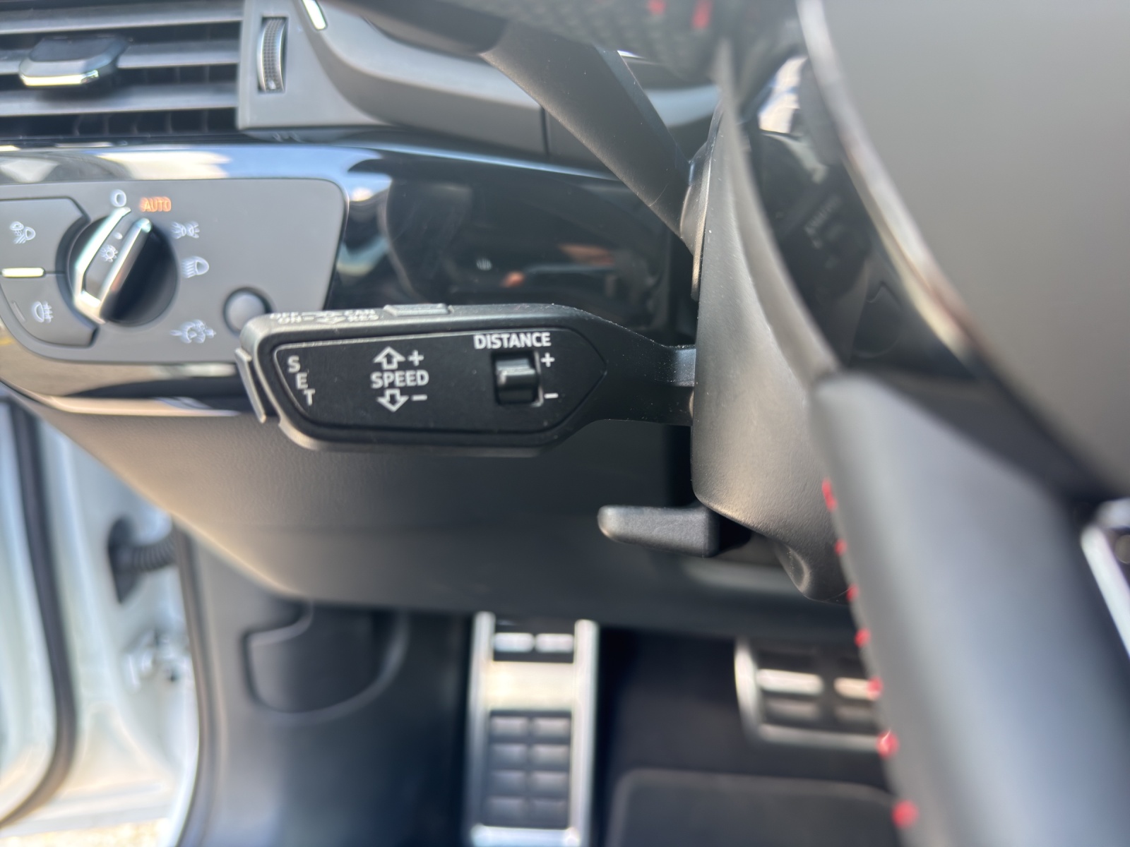 AUDI A4 Avant 2.0 TDI Sport quattro S-tronic-image-22