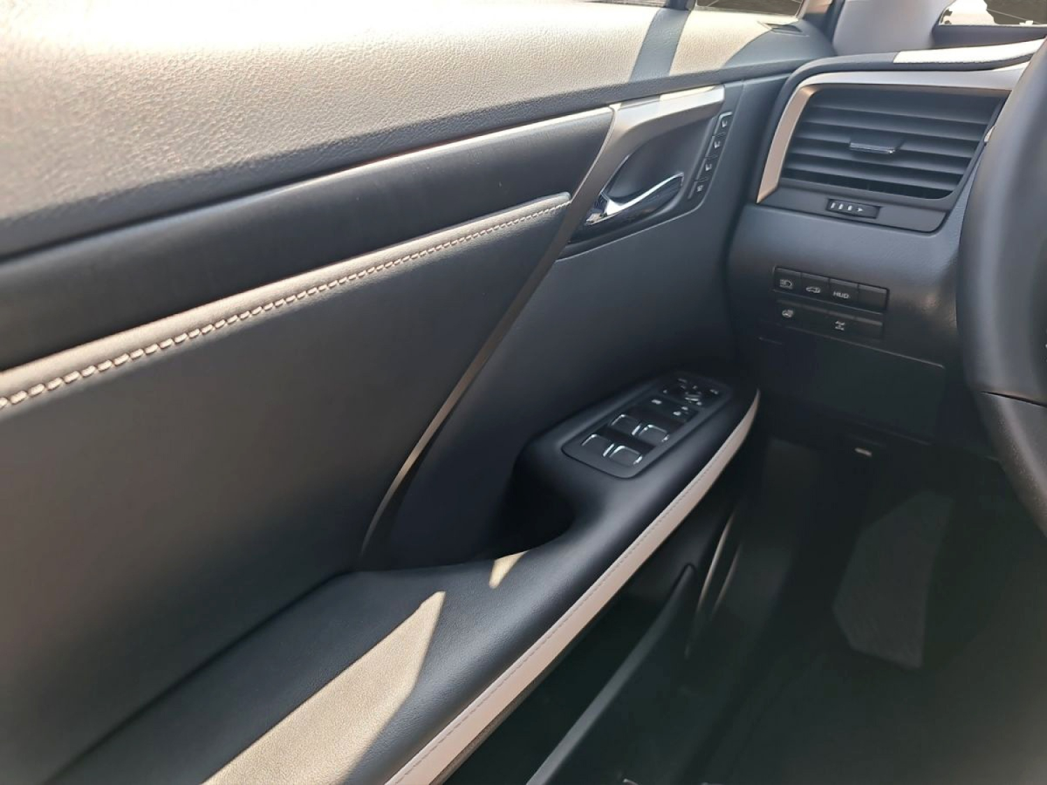 LEXUS RX 300 Special Edition-image-15