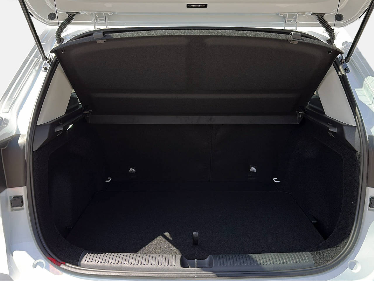 MG ZS 1.5 Hybrid+ Luxury-image-4