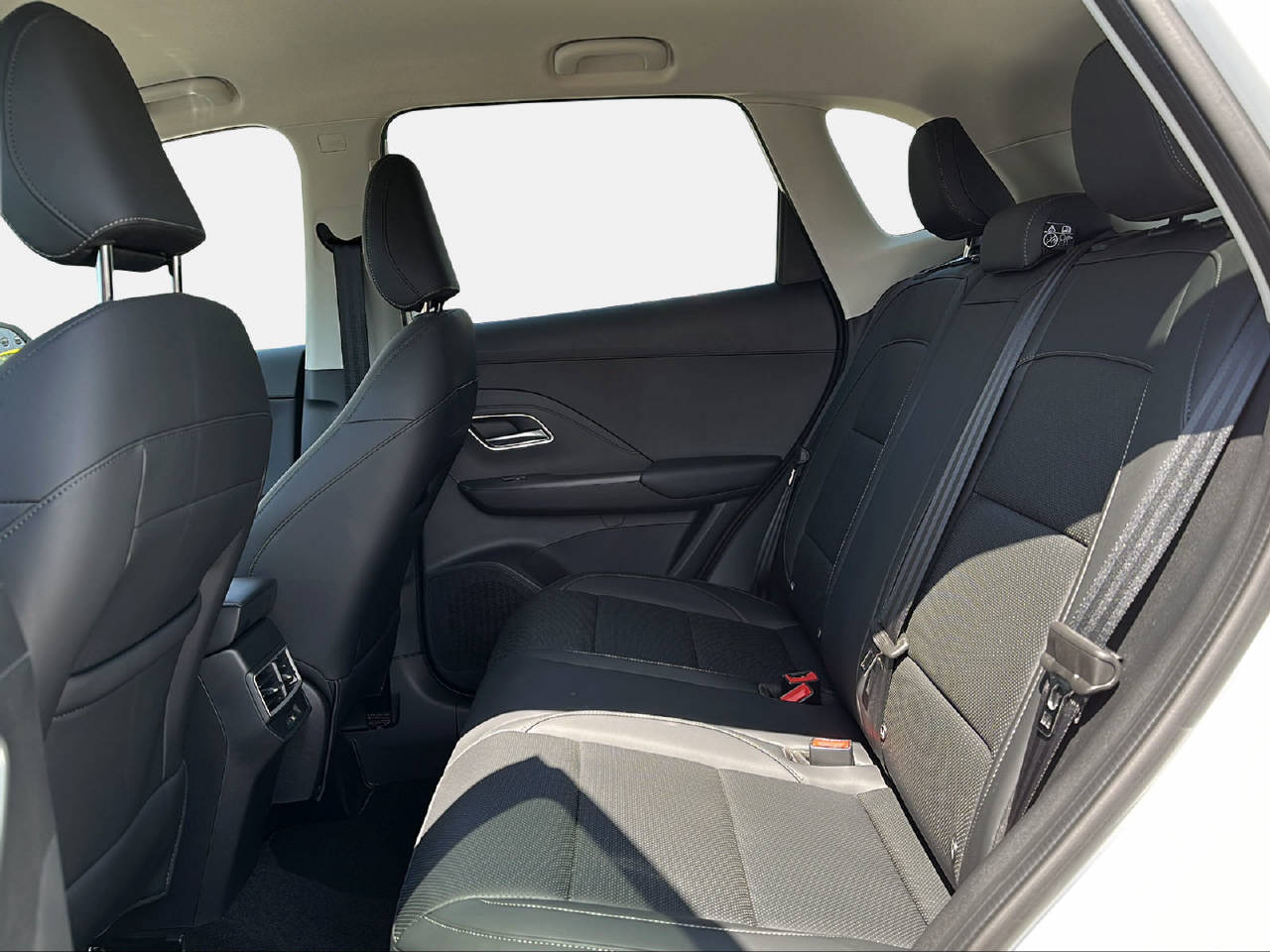 MG ZS 1.5 Hybrid+ Luxury-image-12