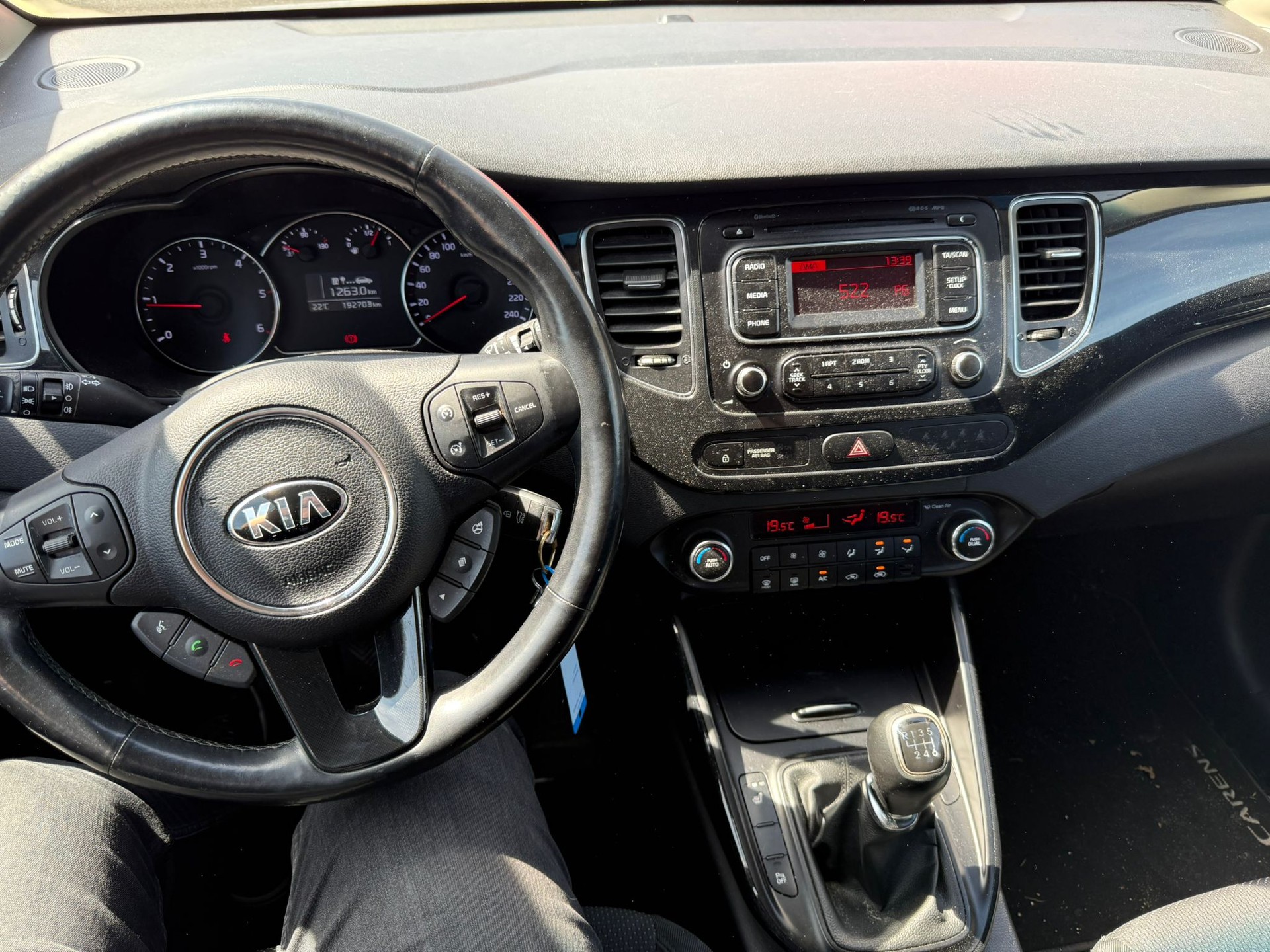 KIA Carens 1.7 CRDi Style-image-7